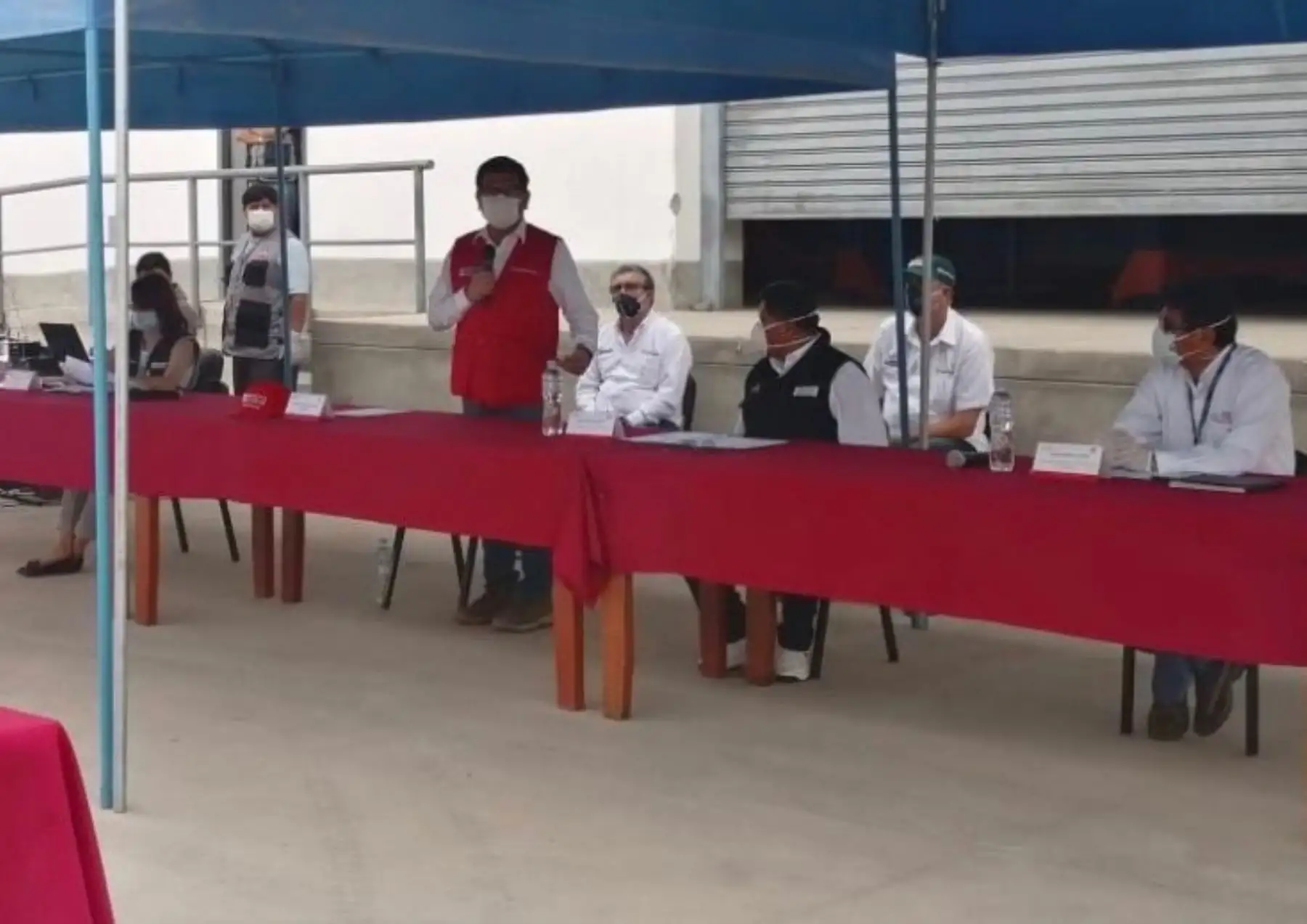 El Comando de Operaciones Covid, encabezado por la exministra de Salud, Pilar Mazzetti, visita hoy la ciudad de Tacna para la instalación del Grupo Operativo de Trabajo Regional.