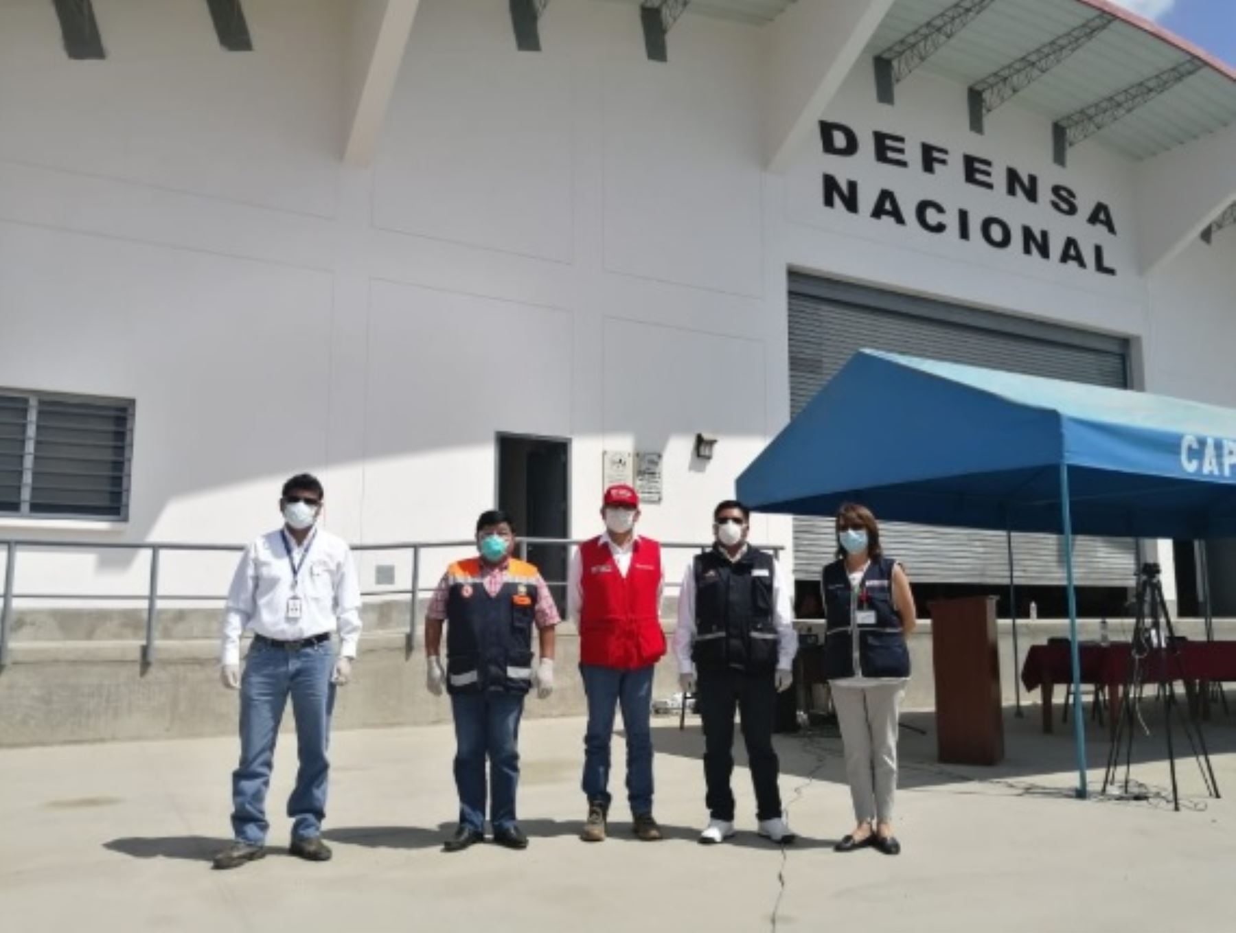 Hoy se instaló en la ciudad de Tacna el Comando Regional Covid-19, actividad que contó con la presencia del Ministro de Agricultura y Riego, Jorge Montenegro, la jefa del Comando Covid-19, Pilar Mazzetti, así como autoridades regionales y municipales.