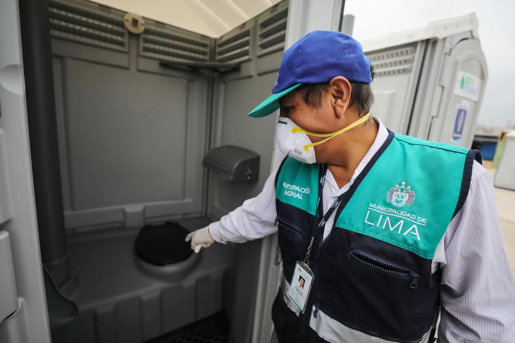 Municipalidad de Lima instala baños portátiles en la comunidad Cantagallo.
Foto: Municipalidad de Lima