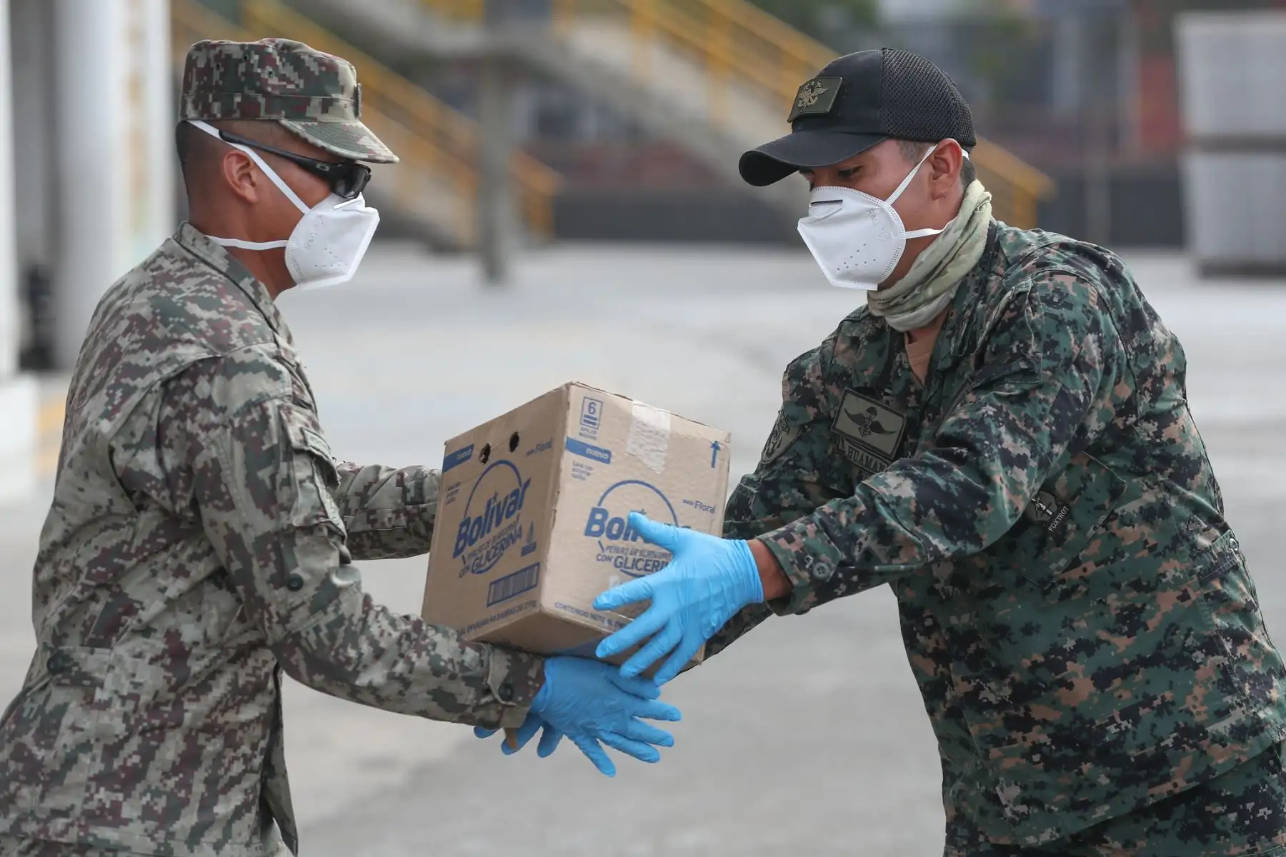 Selección peruana de fútbol donó artículos de protección a las Fuerzas Armadas. Foto: ANDINA/MINDEF