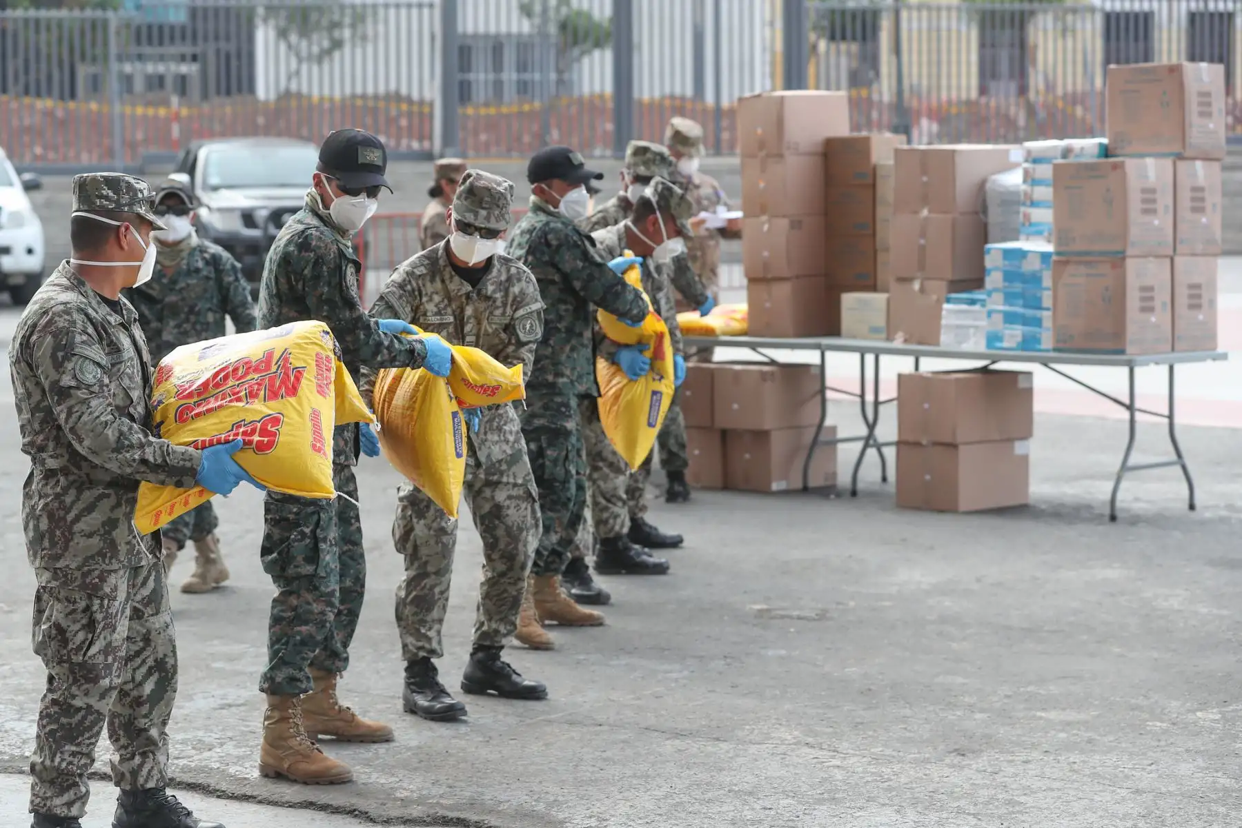 Selección peruana de fútbol donó artículos de protección a las Fuerzas Armadas. Foto: ANDINA/MINDEF
