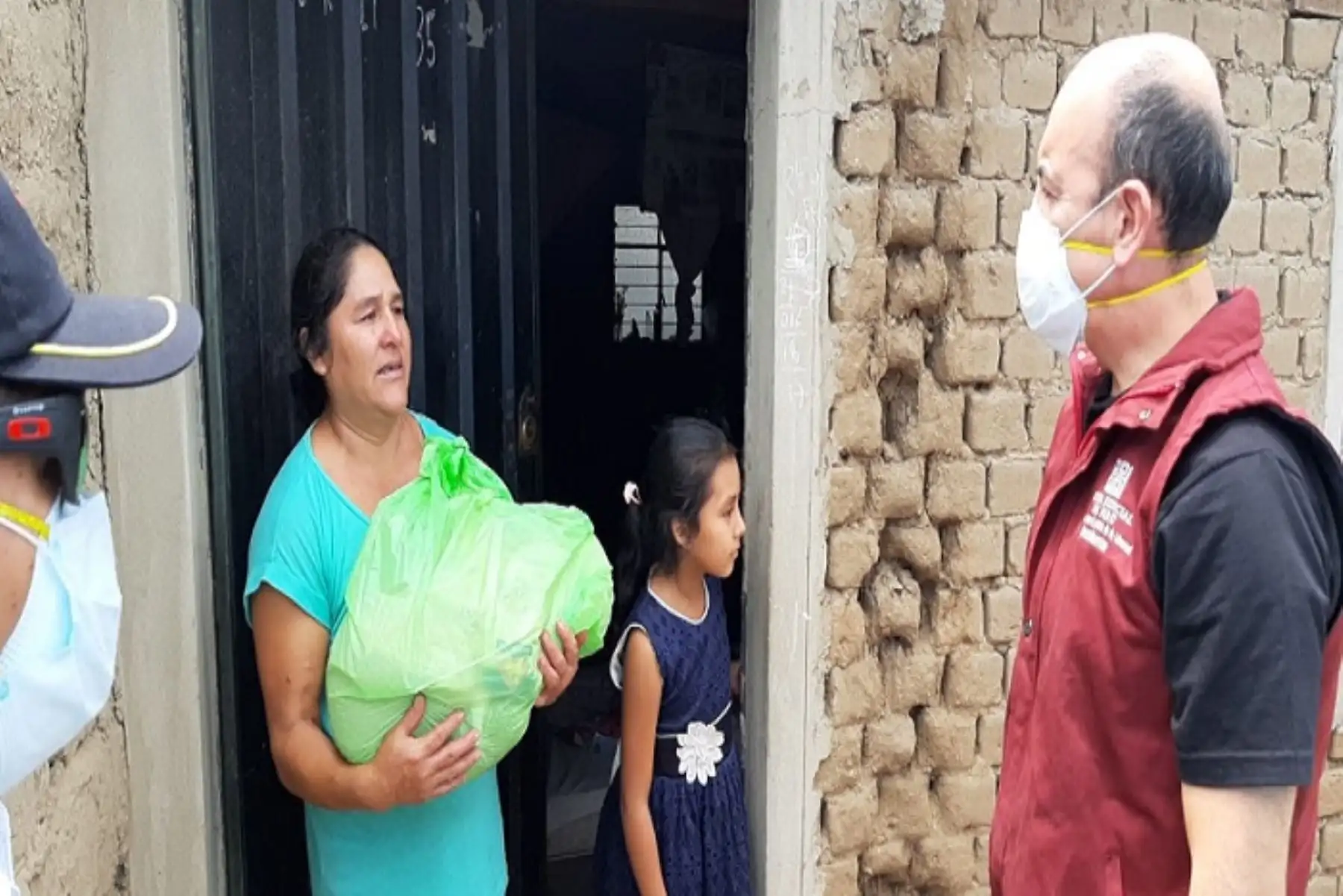 Se apoyo a las familias que se ubican en la cuadra 24 de la avenida Sánchez Carrión (la más lejana al centro del distrito zapatero), donde el 90% de los pobladores realizan labores independientes como operarios de calzado, ambulantes, mototaxistas y las mujeres trabajan como empleadas del hogar.