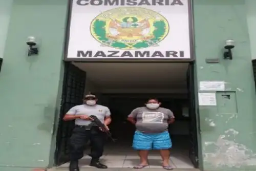 La intervención se produjo luego de que la Policía tuviera conocimiento que dicho sujeto había realizado una publicación en su cuenta de Facebook, indicando nombres y apellidos de un hombre de 70 años de edad, que presentaría síntomas del covid-19; por lo que los efectivos procedieron a su búsqueda y captura.