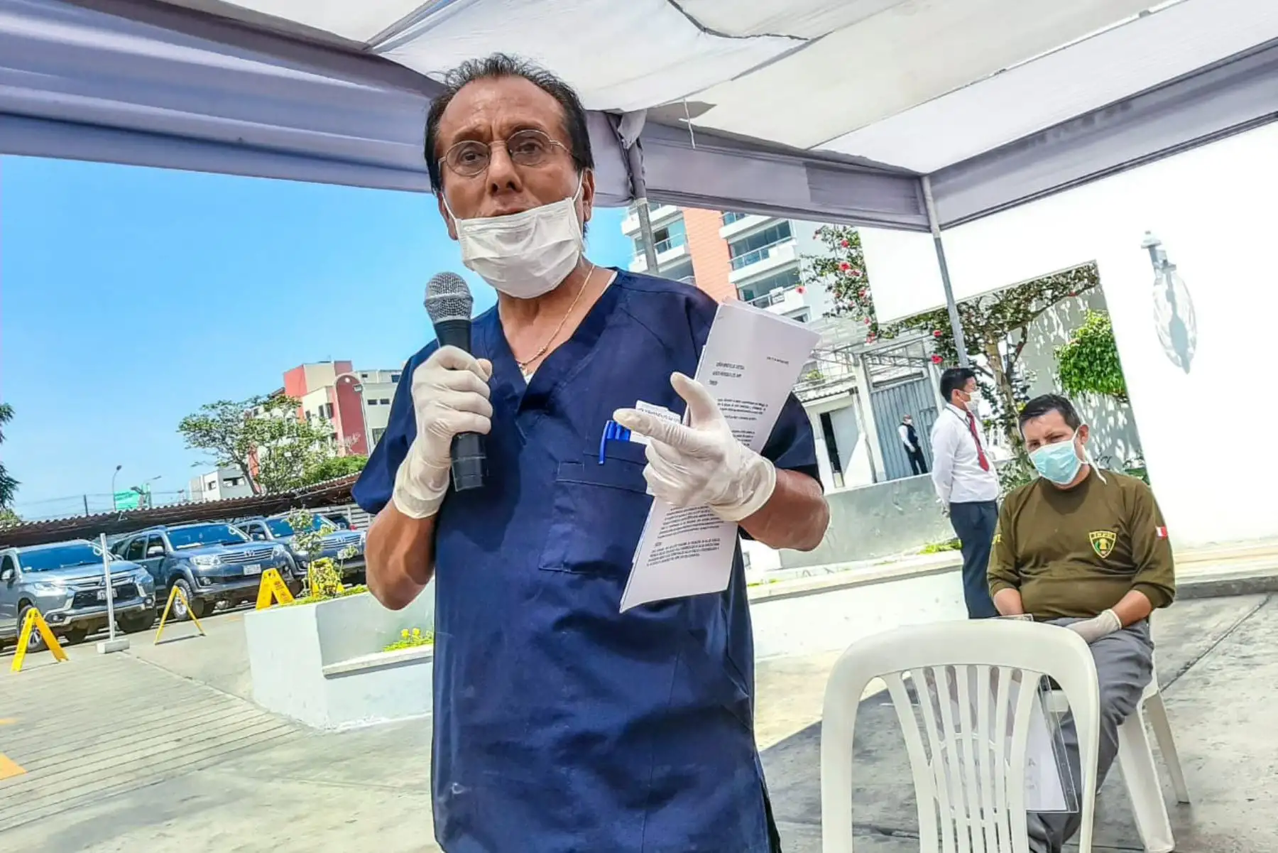 El ministro de Justicia y Derechos Humanos, Fernando Castañeda, lideró la reunión con los representantes de los sindicatos del  INPE, donde explicó algunas de las acciones que se vienen tomando para tener una respuesta ante el coronavirus en los penales.
Foto: Minjus