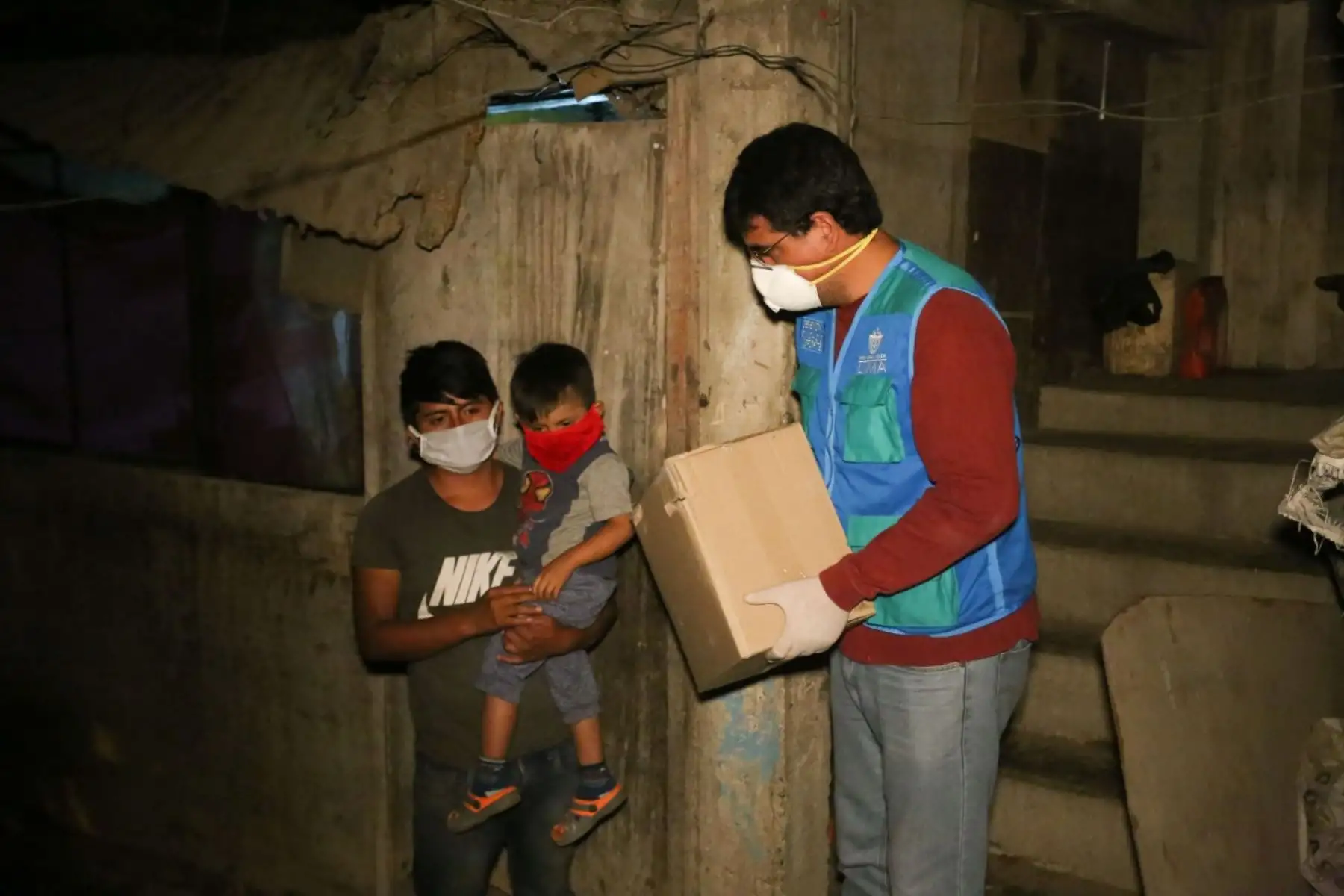 MLM entregó vecinos de SJM 1,400 canastas de víveres a familias en situación vulnerable, en apoyo contra el Covi-19.Foto:ANDINA/MLM