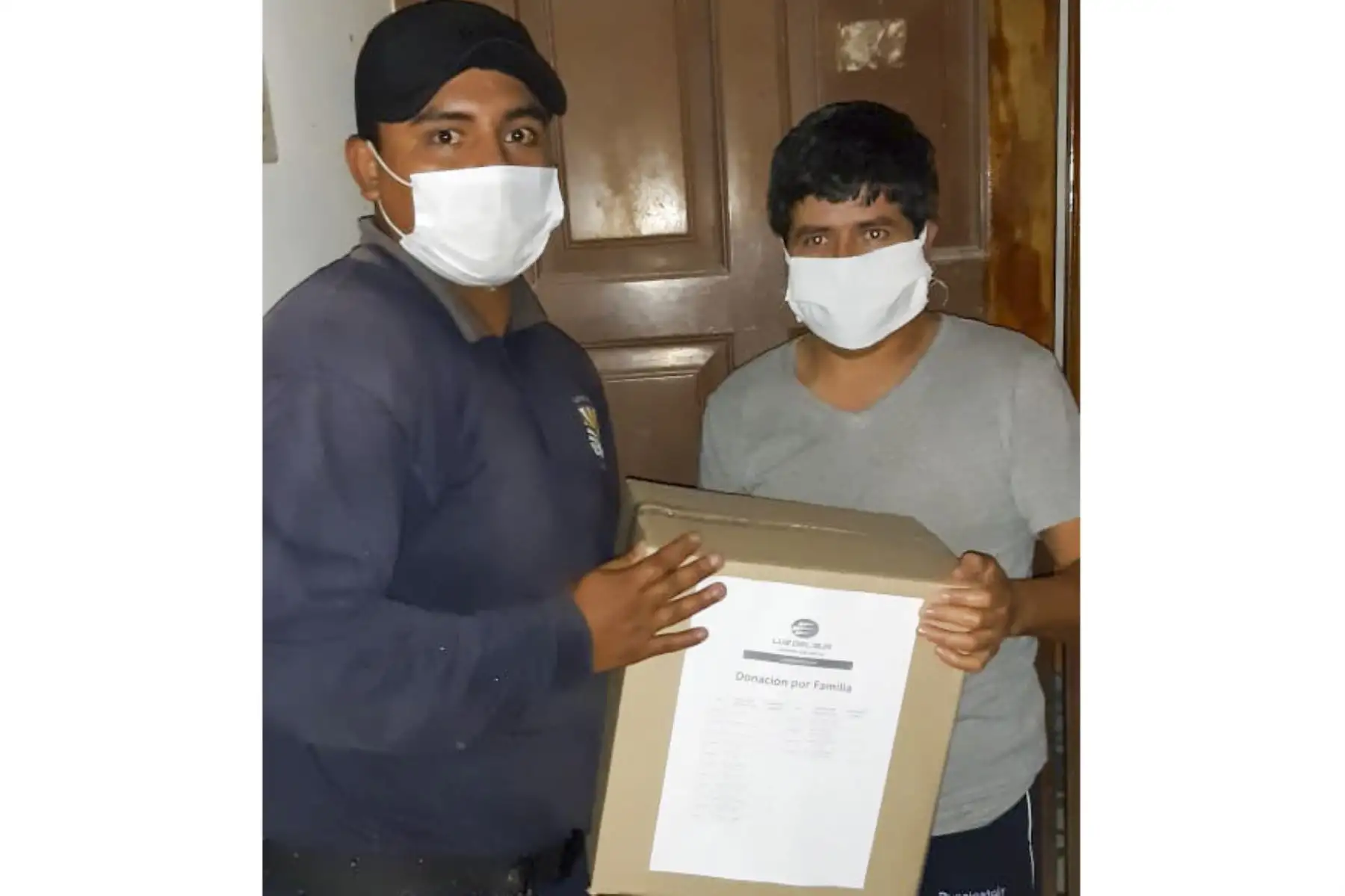 Municipalidad de Lima entregó canastas de Luz del Sur a vecinos en pocos recursos económicos en el  populoso distrito de Villa el Salvador.Foto:ANDINA/MLM