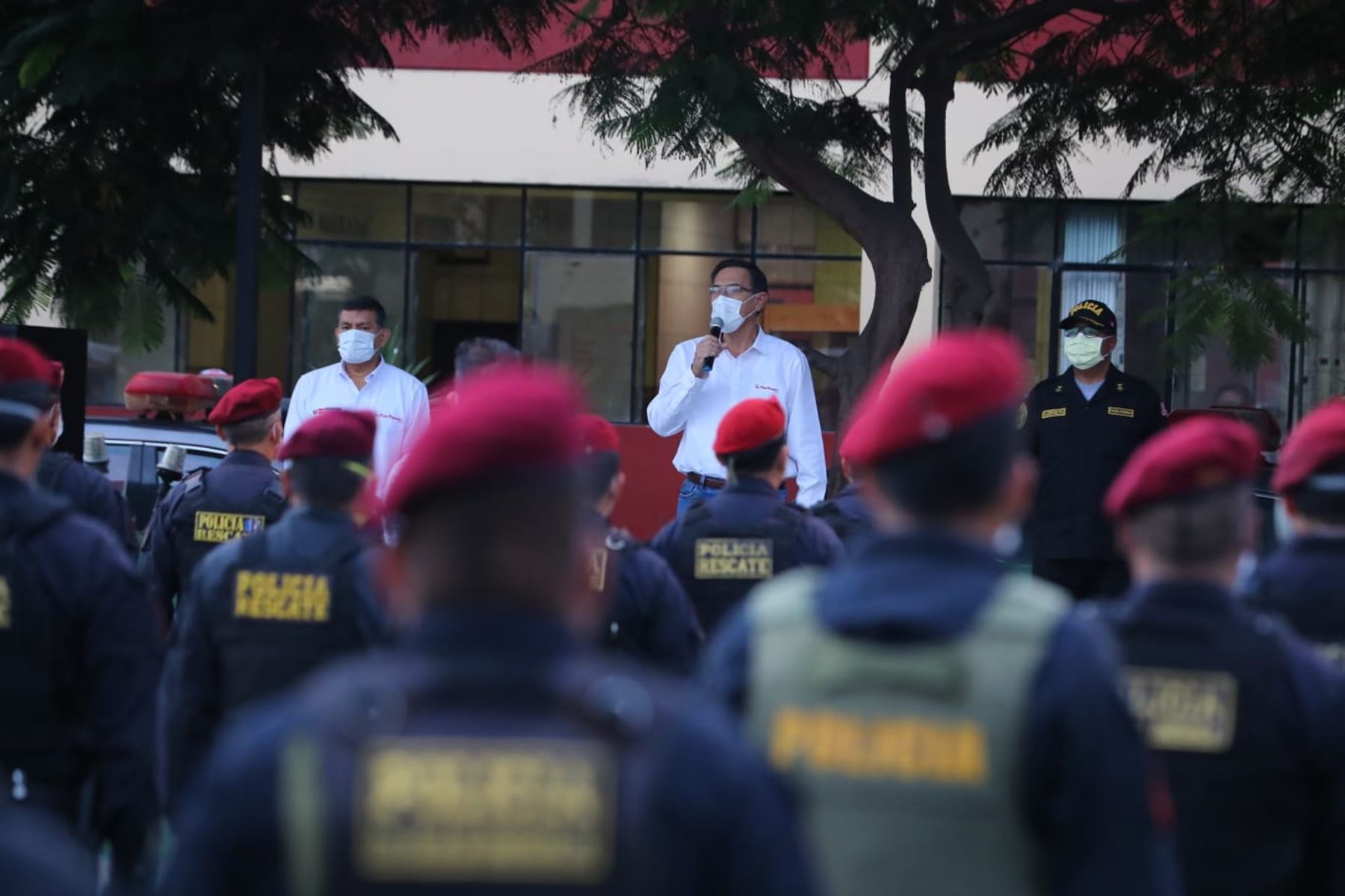 Presidente Martín Vizcarra expresa su reconocimiento a la labor de la Policía Nacional frente al coronavirus.