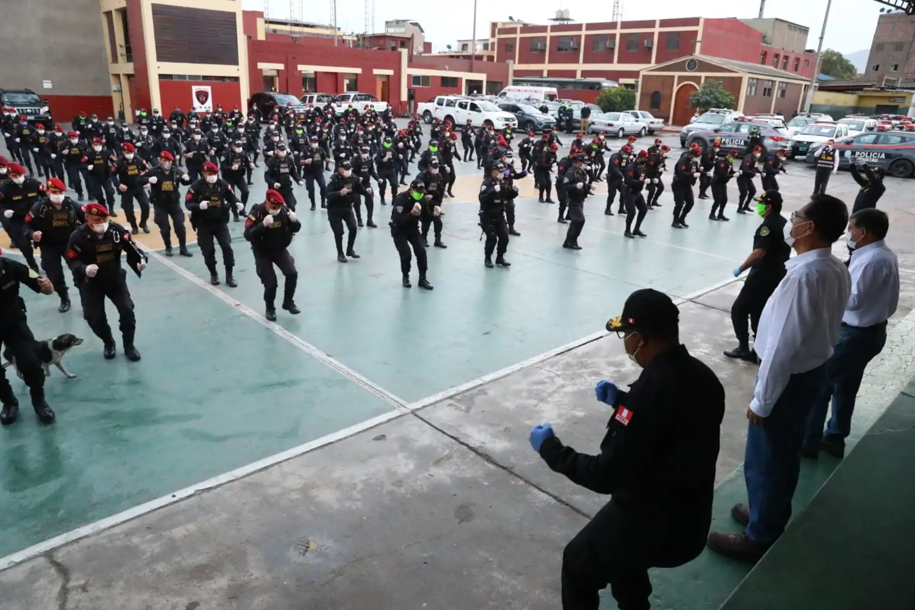 Presidente Martín Vizcarra expresa su reconocimiento a la labor de la Policía Nacional frente al coronavirus.