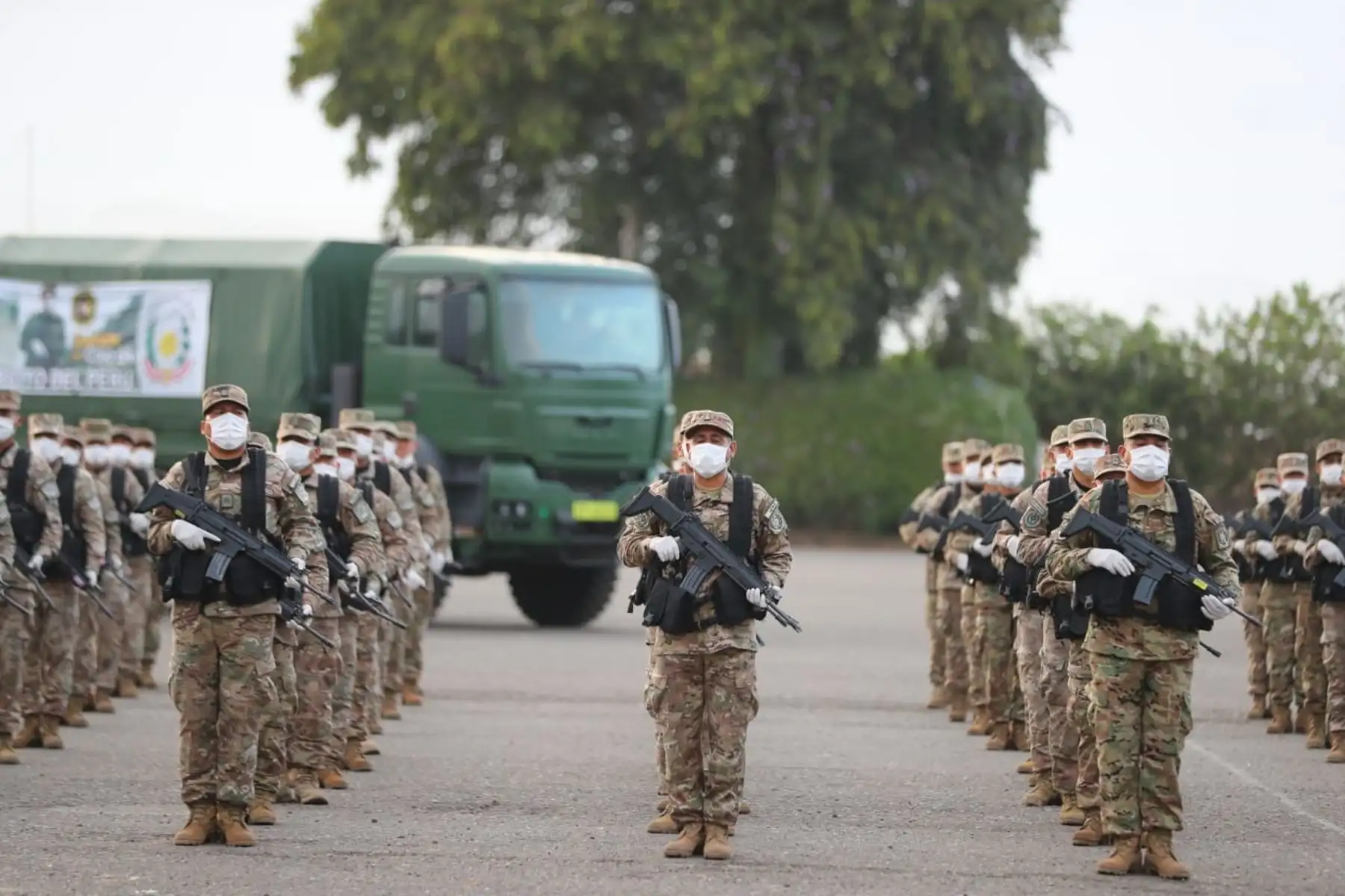 Presidente de la República, Martín Vizcarra, supervisa la base del personal del Ejército del Perú.Foto:ANDINA/Prensa Presidencia