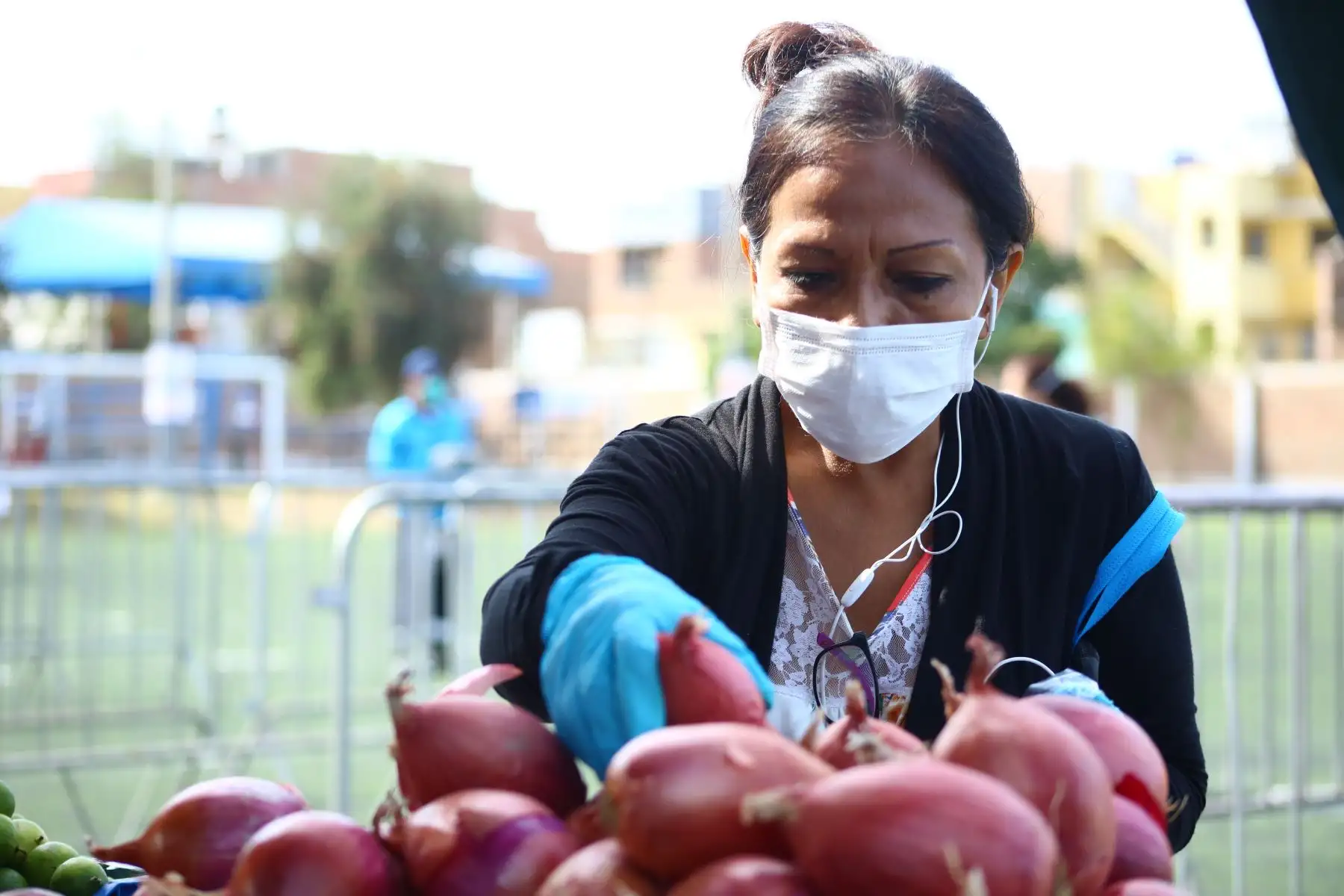 Mercados Minagri " De la Chacra a la Olla "  llegan a Bellavista, Mi Perú y Ventanilla, para abastecer a las familias con alimentos sanos a precios justos. 
Foto: Minagri