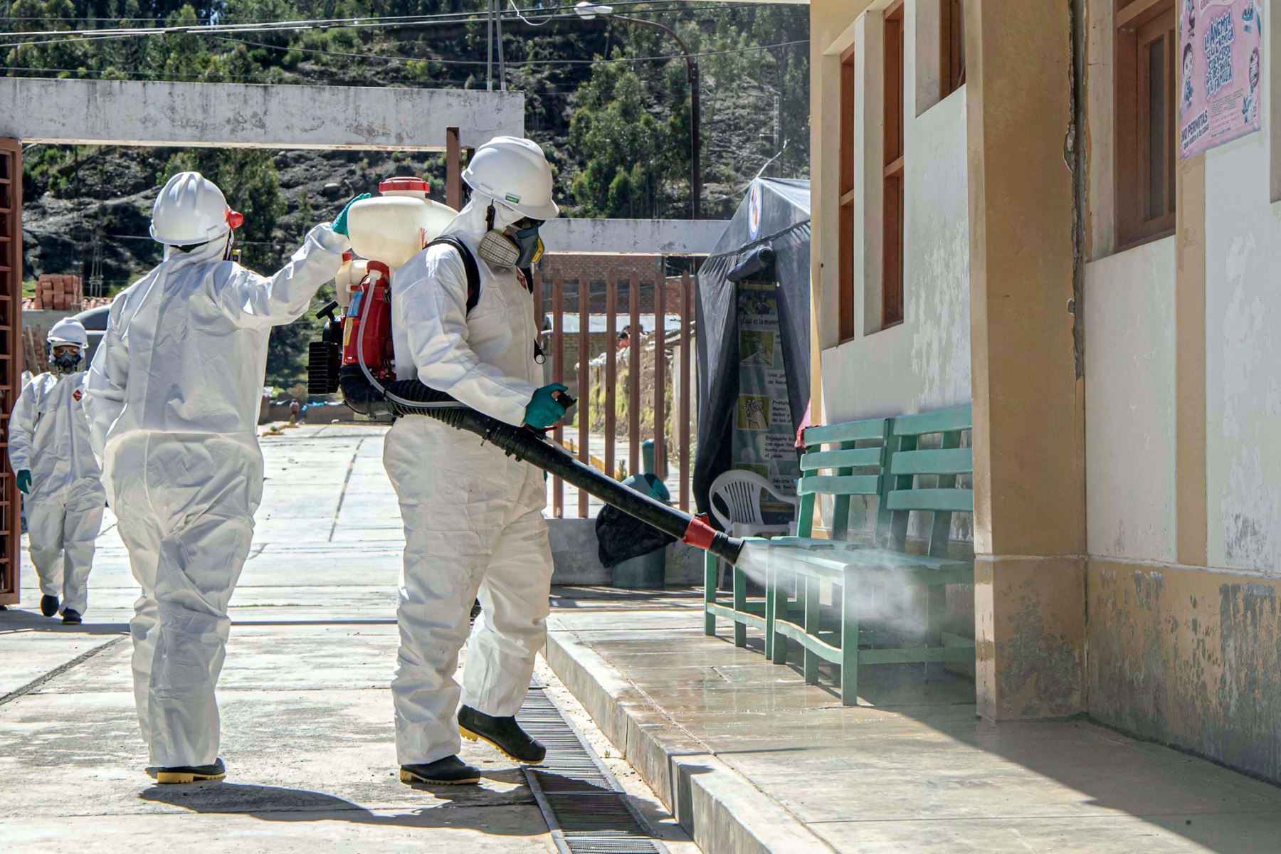 El Gobierno Regional de Áncash intensifica las labores de desinfección en calles y mercados de cinco provincias. Foto: Cortesía Gonzalo Horna