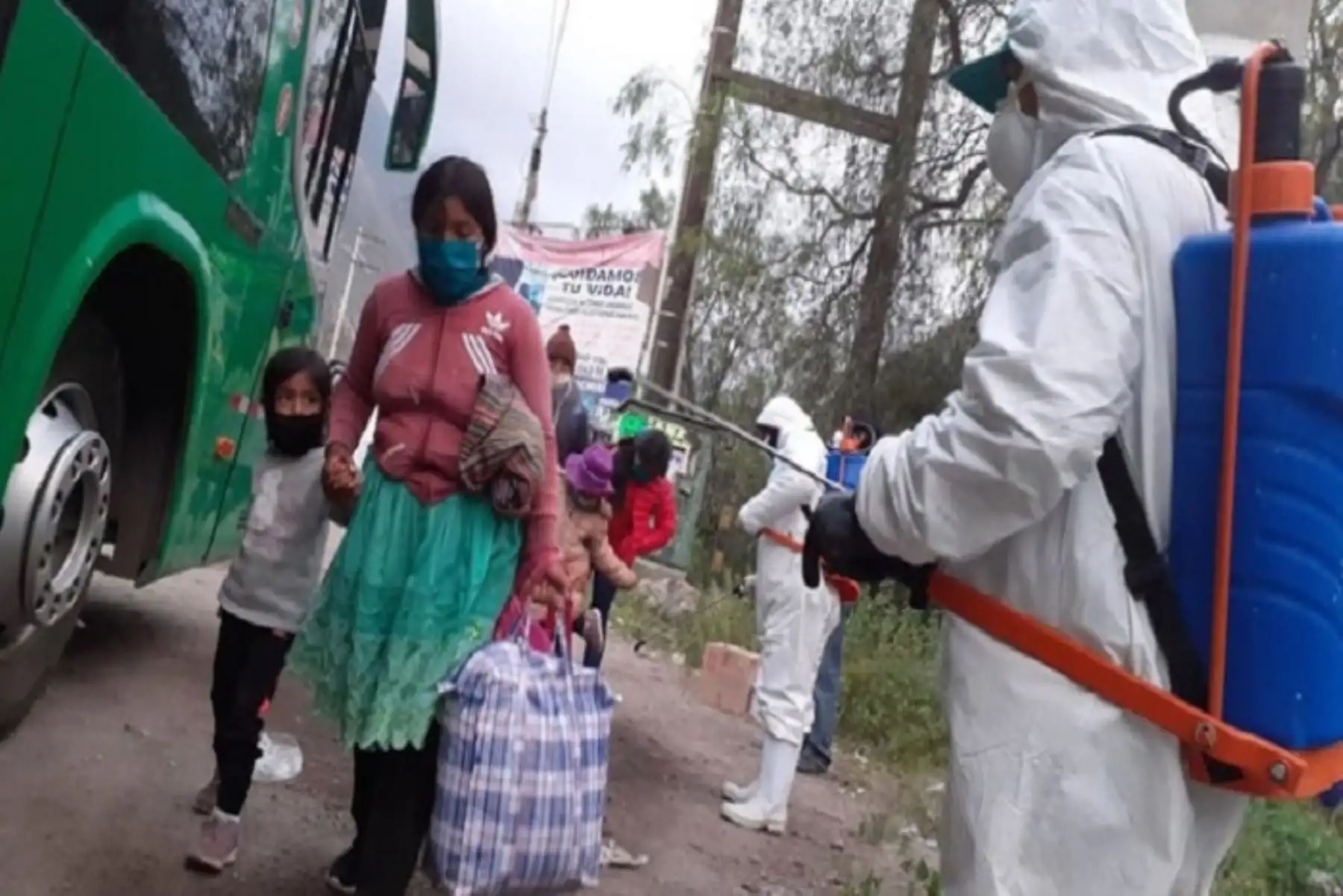 La ministra Fabiola Muñoz aclaró que han aprobado una norma solo para casos excepcionales pero no puede ser la regla que se junten personas para que caminen y después de eso los traslademos.