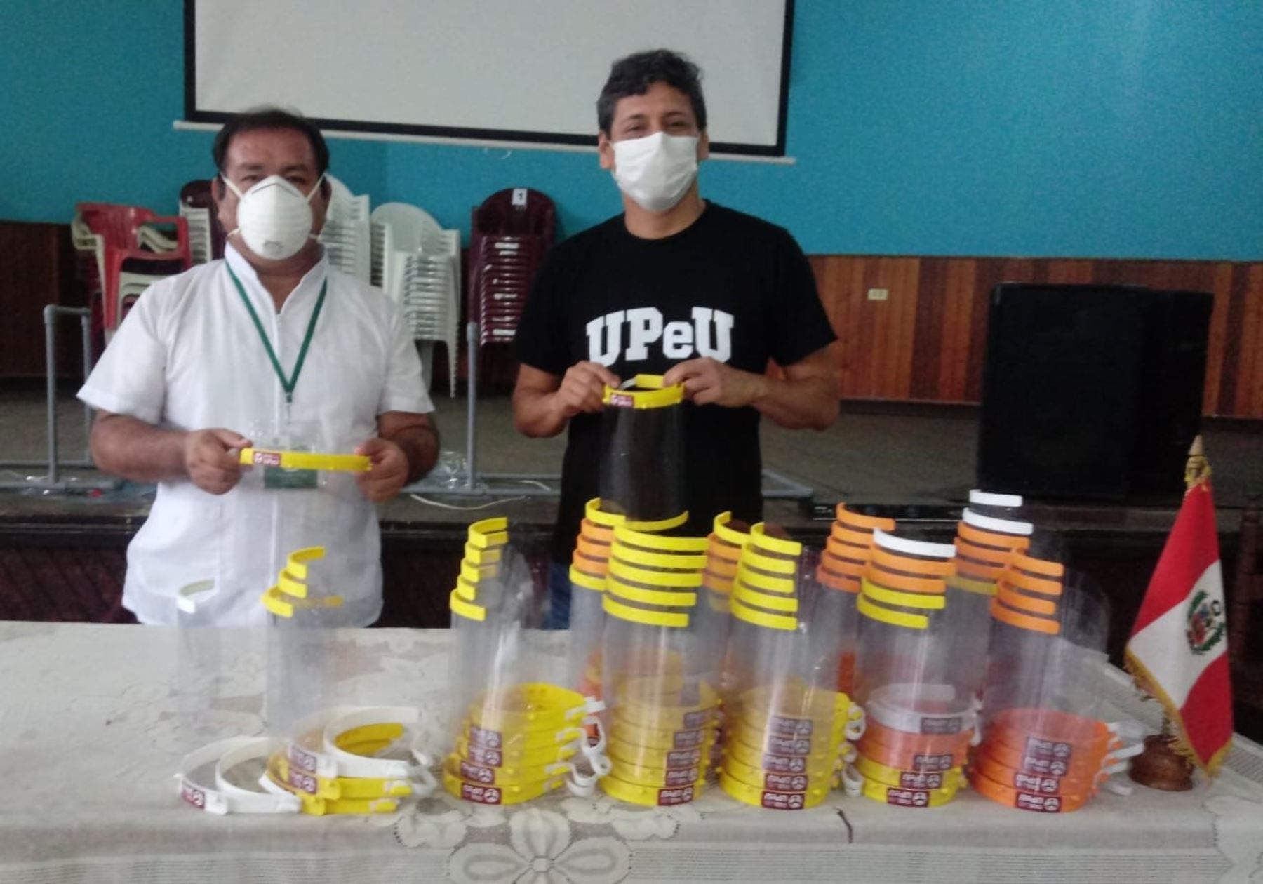 Universidad dona 50 protectores faciales para el personal de salud de la región San Martín. ANDINA/Difusión