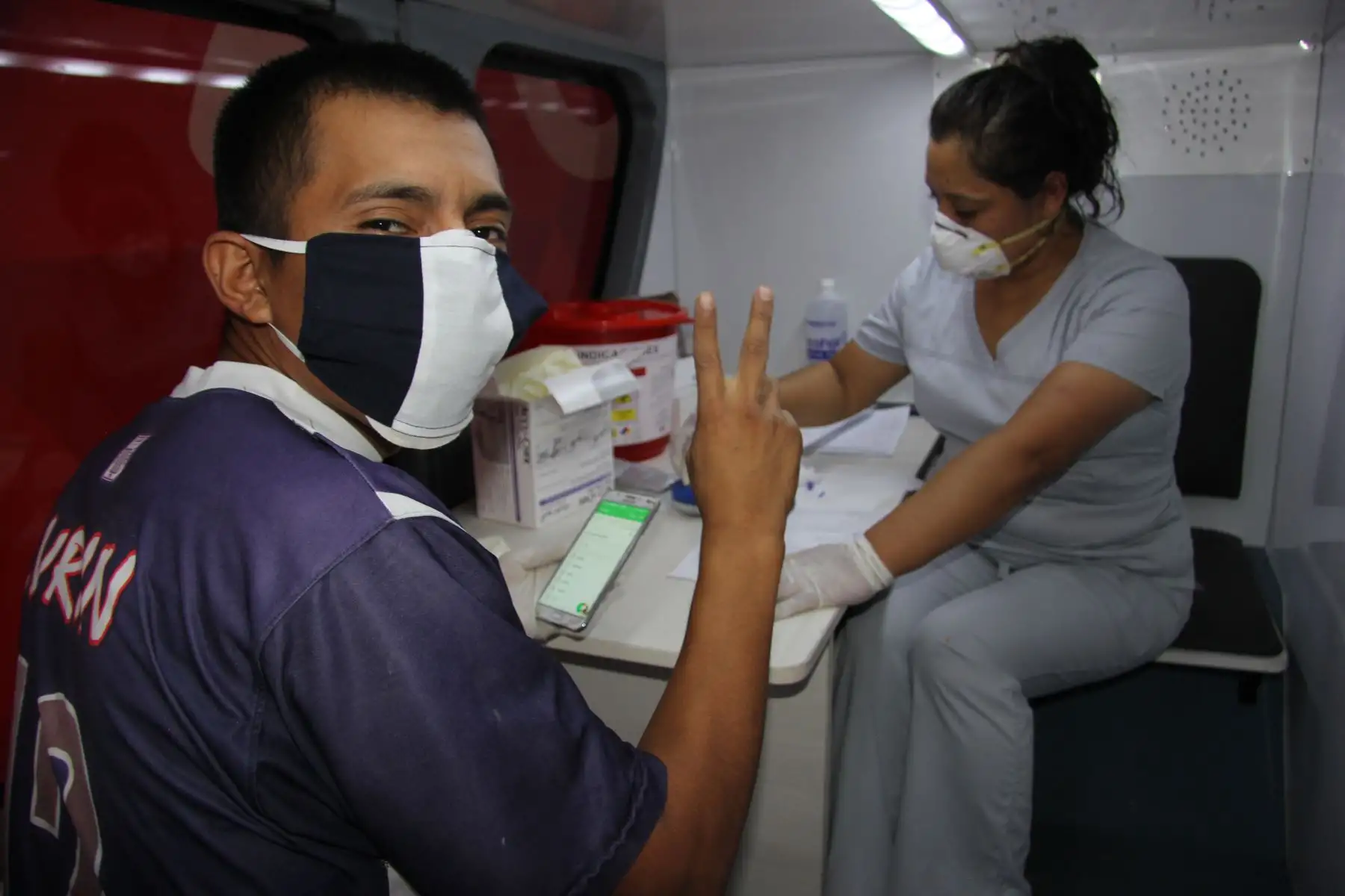 Campaña de donación de sangre en Villa el Salvador, por  hinchas voluntarios del Alianza Lima.Foto:ANDINA/Essalud