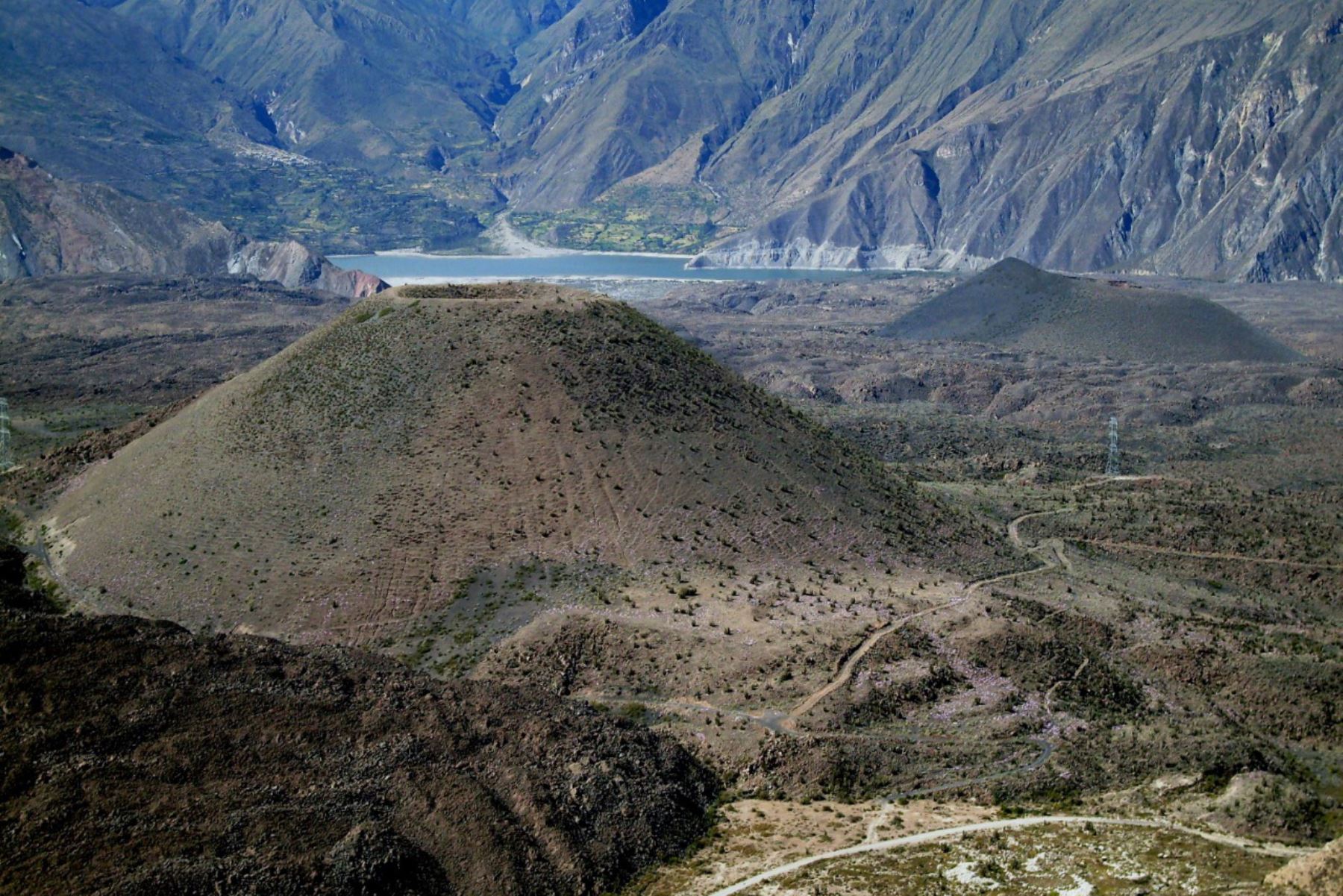 El primer geoparque mundial en Perú " Colca y volcanes de Andagua" recibió esta distinción de la Unesco en 2019.