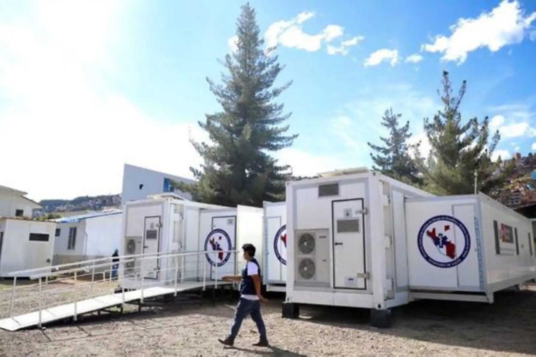 El Minsa despliega hospitales móviles para Cusco y Callao para la atención de casos de covid-19. Foto: Minsa.
