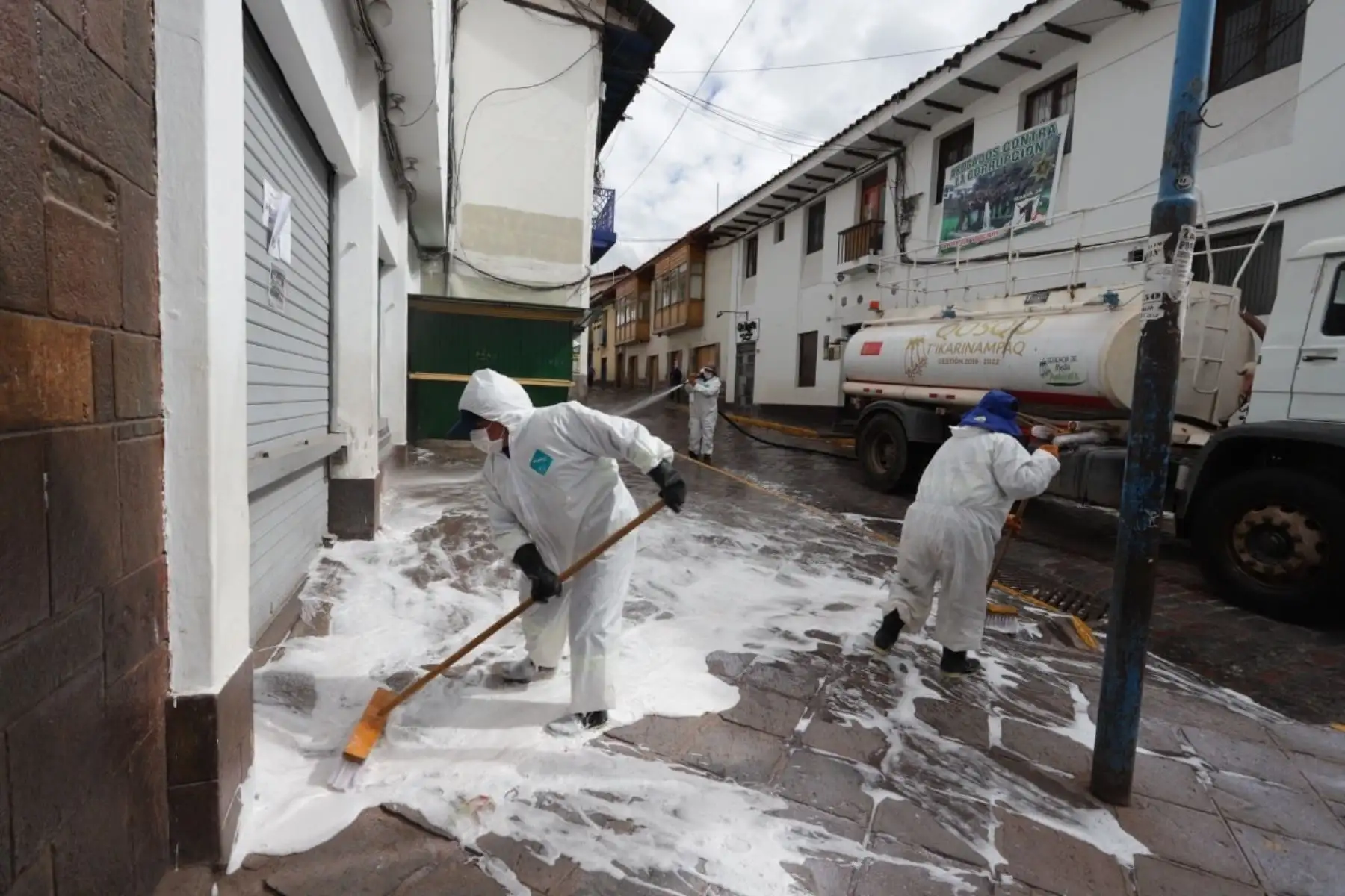Municipalidad Provincial del Cusco ejecuta las acciones de limpieza y desinfección en calles y zonas de alto riesgo por Coronavirus. Foto: ANDINA/Municipalidad del Cusco