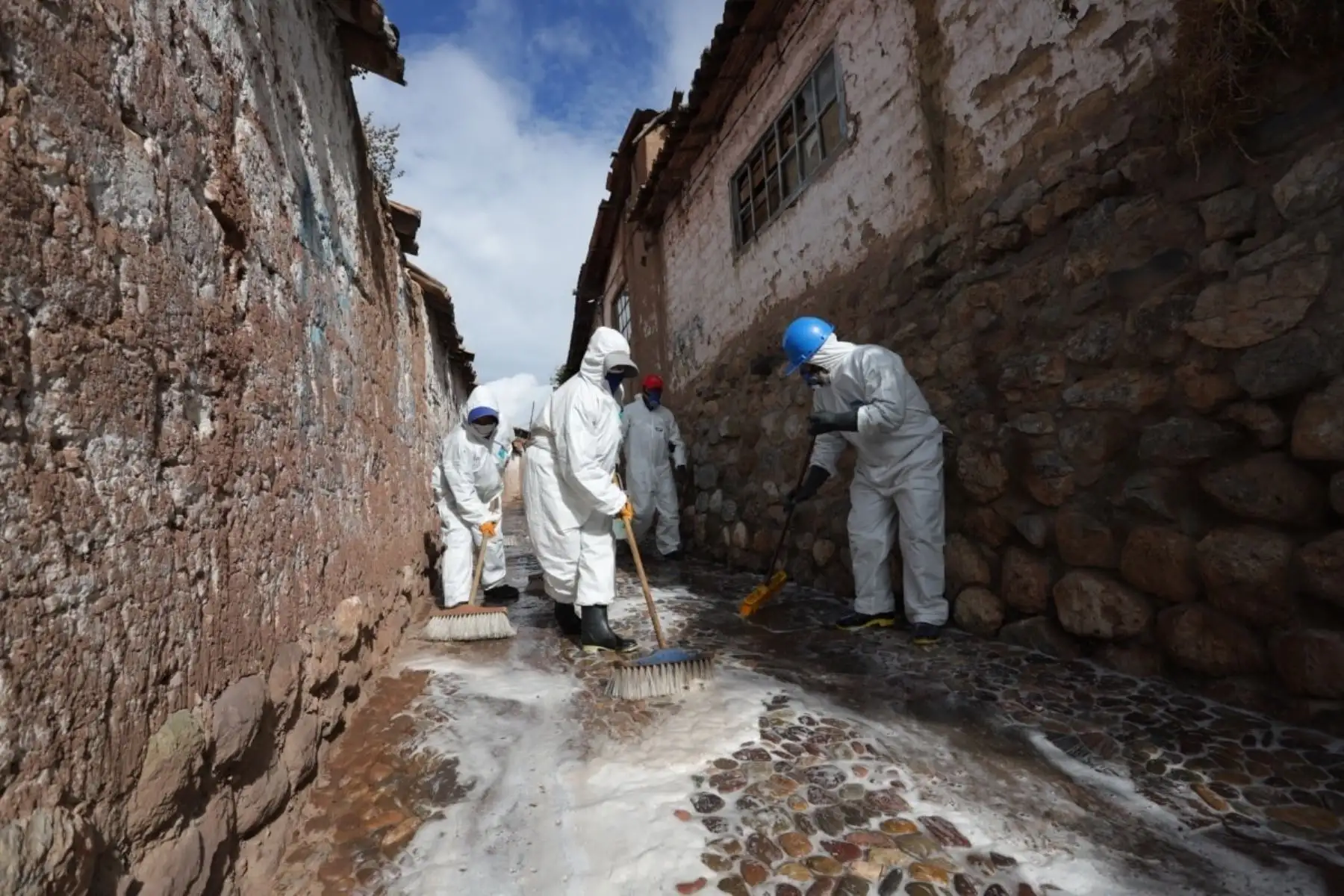 Municipalidad Provincial del Cusco ejecuta las acciones de limpieza y desinfección en calles y zonas de alto riesgo por Coronavirus. Foto: ANDINA/Municipalidad del Cusco