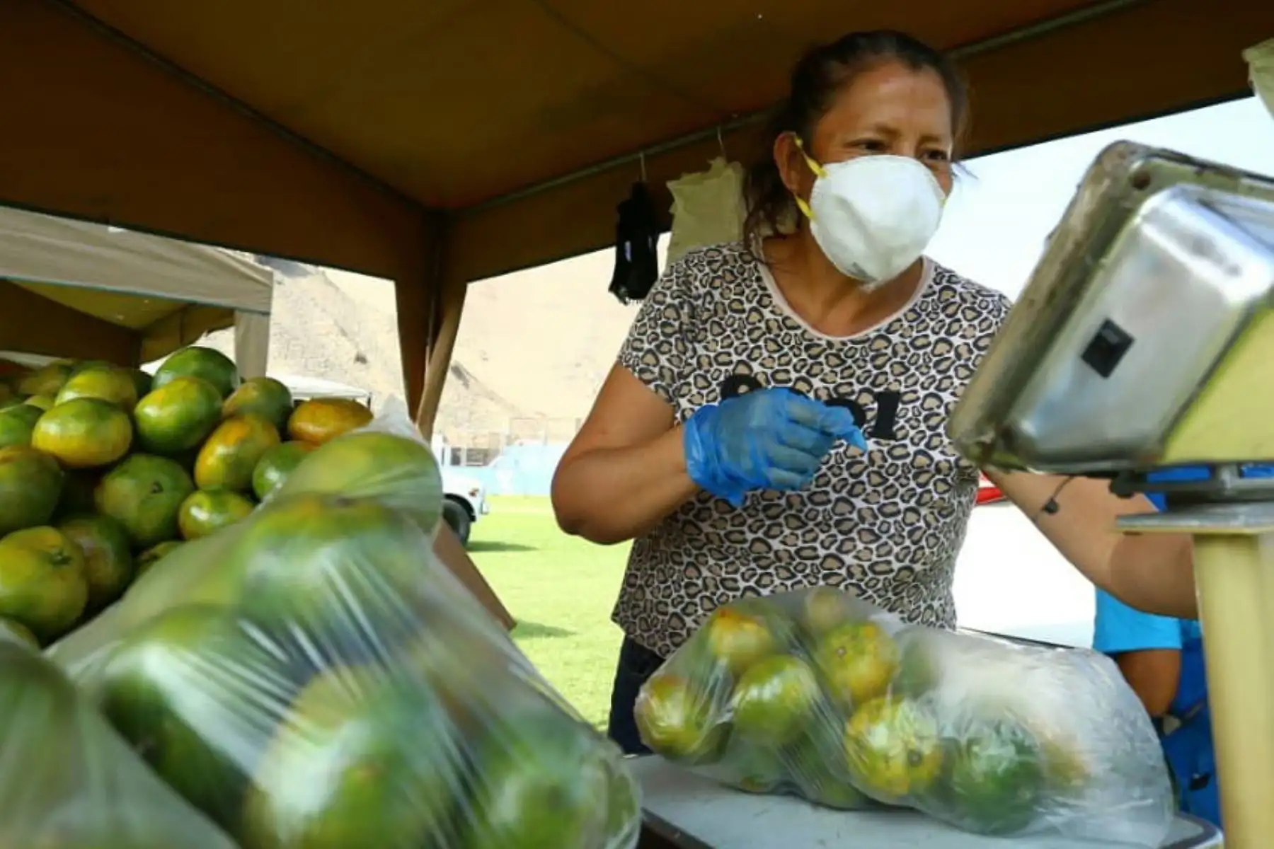 Minagri impulsa mercado itinerante De la Chacra a la Olla en Ventanilla,  para facilitar a los vecinos realizar sus compra respetando los protocolos de seguridad contra el covi-19.Foto: ANDINA/@Minagri