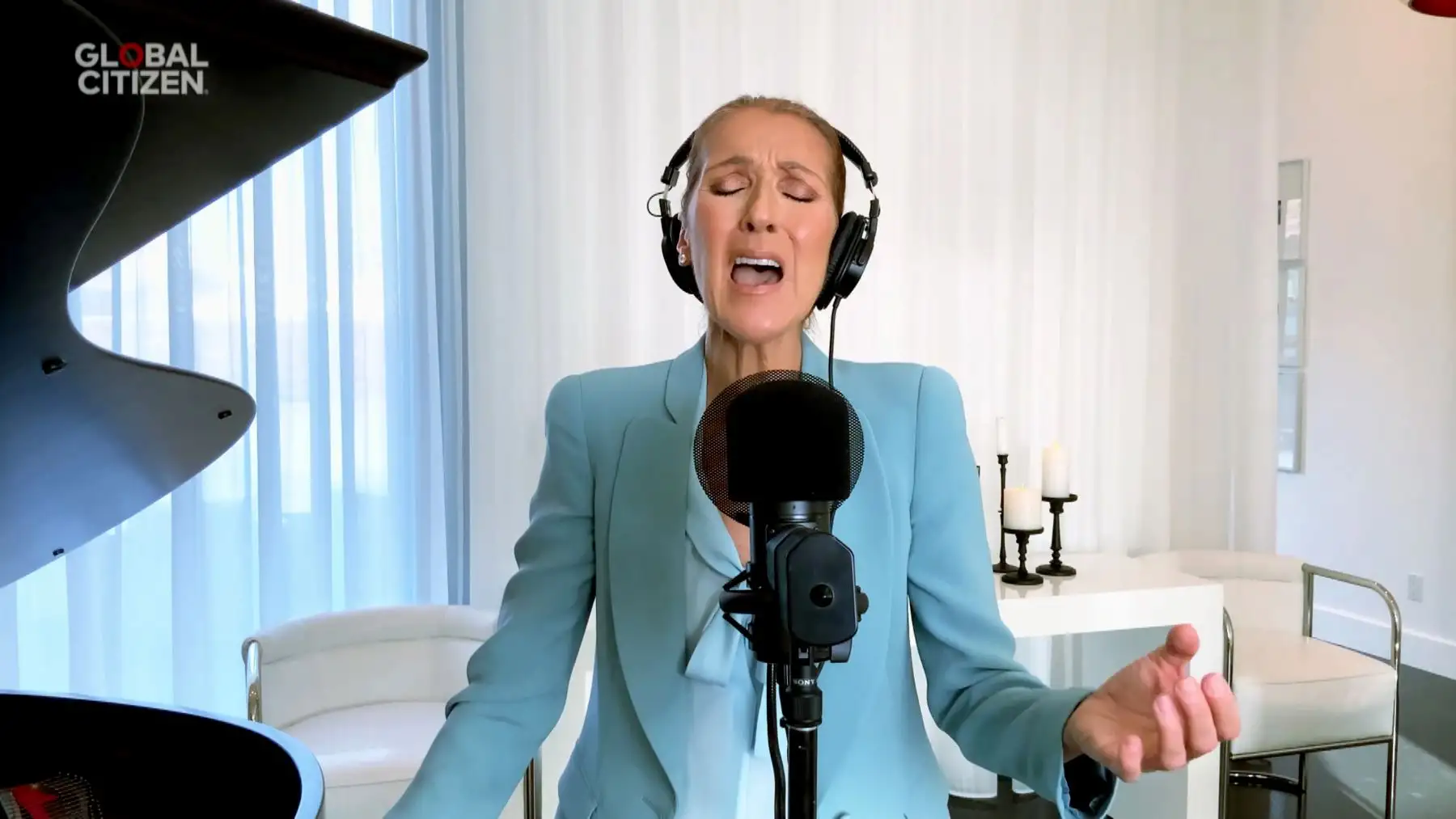 Celine Dion se presenta durante el concierto virtual "One World: Together At Home" presentado por Global Citizen. La transmisión global y el especial digital se realizó para apoyar a los trabajadores de atención médica de primera línea y al Fondo de Respuesta Solidaria al COVID-19 para la Organización Mundial de la Salud, impulsado por la Fundación de las Naciones Unidas. Foto: AFP