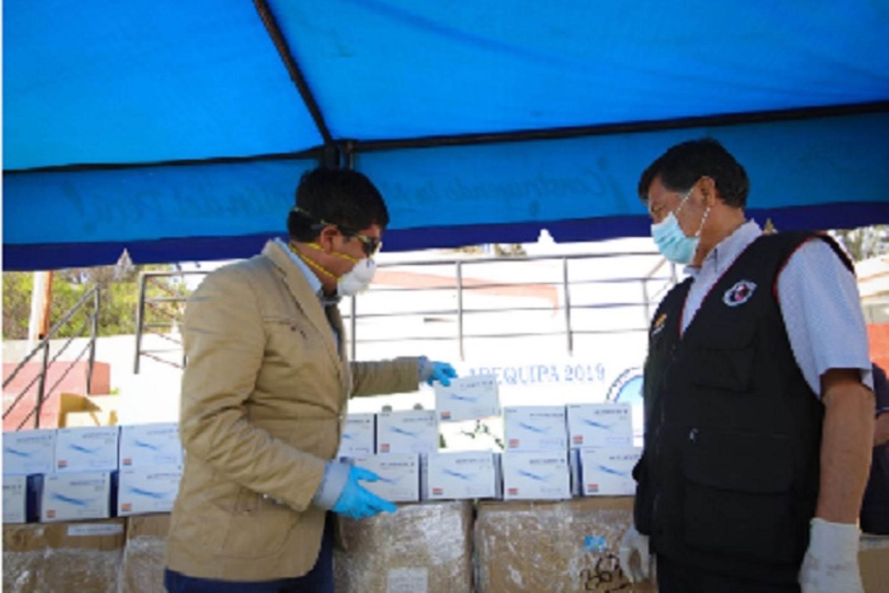De las 20,000 pruebas rápidas recientemente adquiridas por el Gobierno Regional de Arequipa, 7,000 fueron destinadas a las instituciones que se encuentra en la primera línea de lucha contra el covid-19.