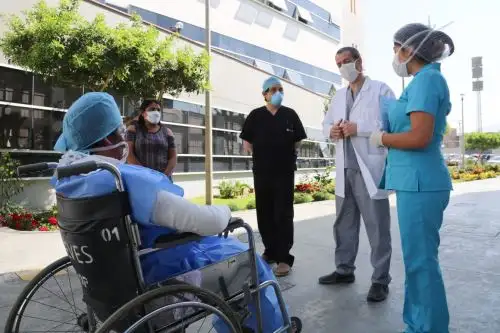 Paciente recuperado de deflagración de cisterna en Villa El Salvador. Foto:ANDINA/Difusión