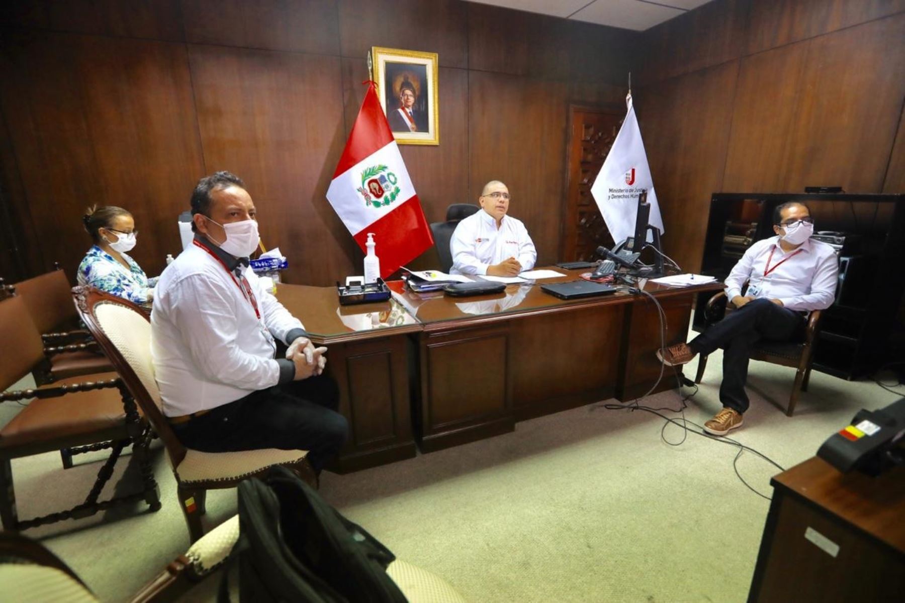 Ministro de Justicia, Fernando Castañeda, se reúne con titulares del Sistema de Justicia y entidades religiosas.
