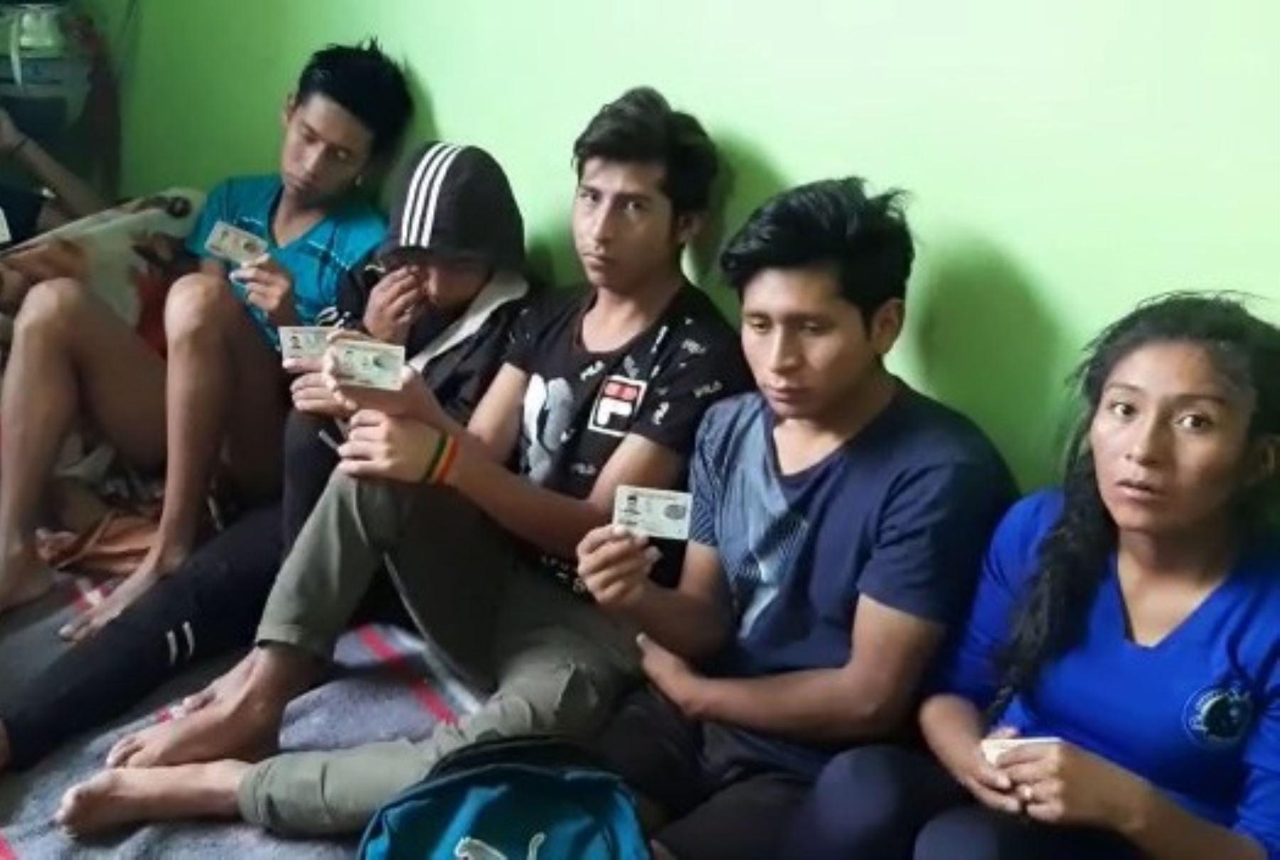 Un total de 26 jóvenes bolivianos se encuentran varados en Huancayo debido al inmovilización social obligatoria solicitan ayuda solidaria para afrontar la cuarentena. Foto: Pedro Tinoco