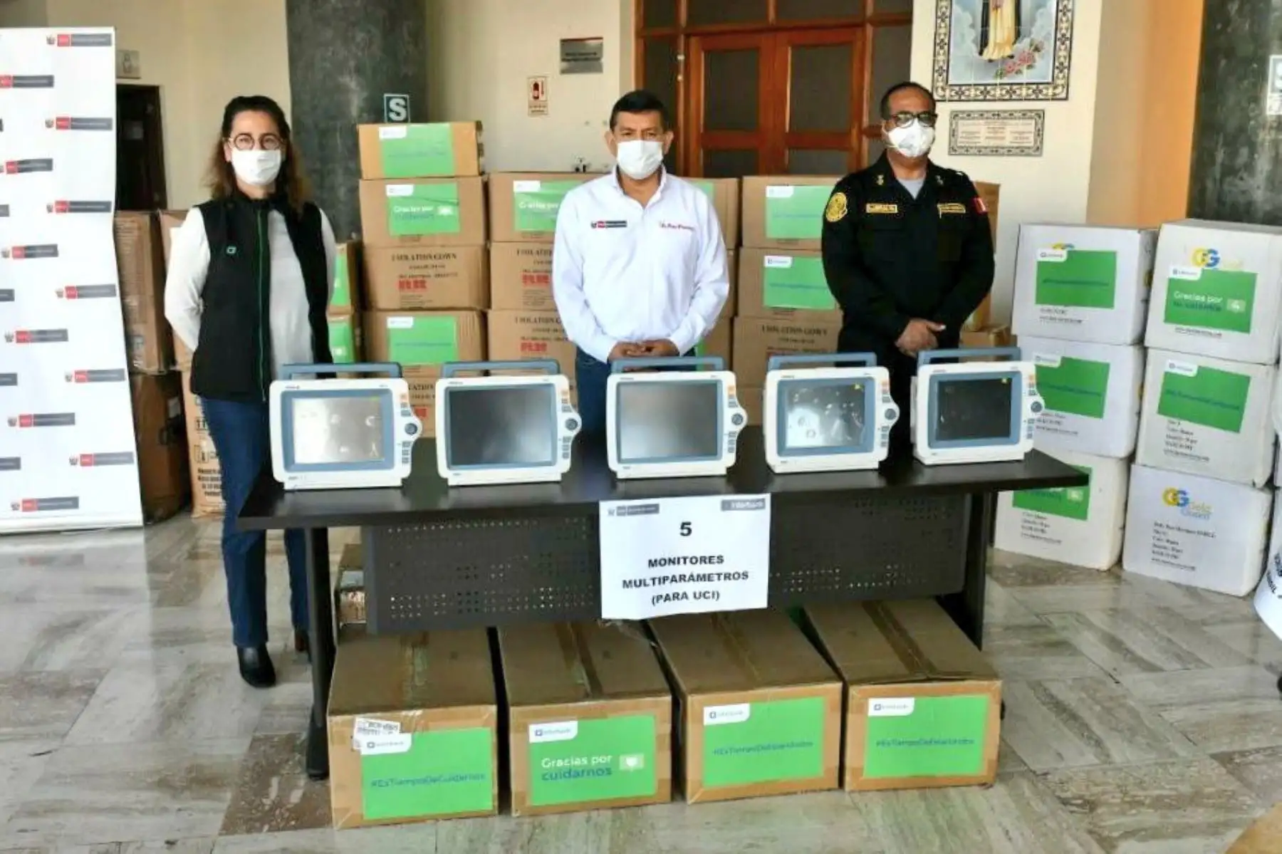 Ministro del Interior, Carlos Morán, recibe donación de equipos de protección personal e implementos médicos para la Sanidad de la Policía Nacional.Foto: MININTER