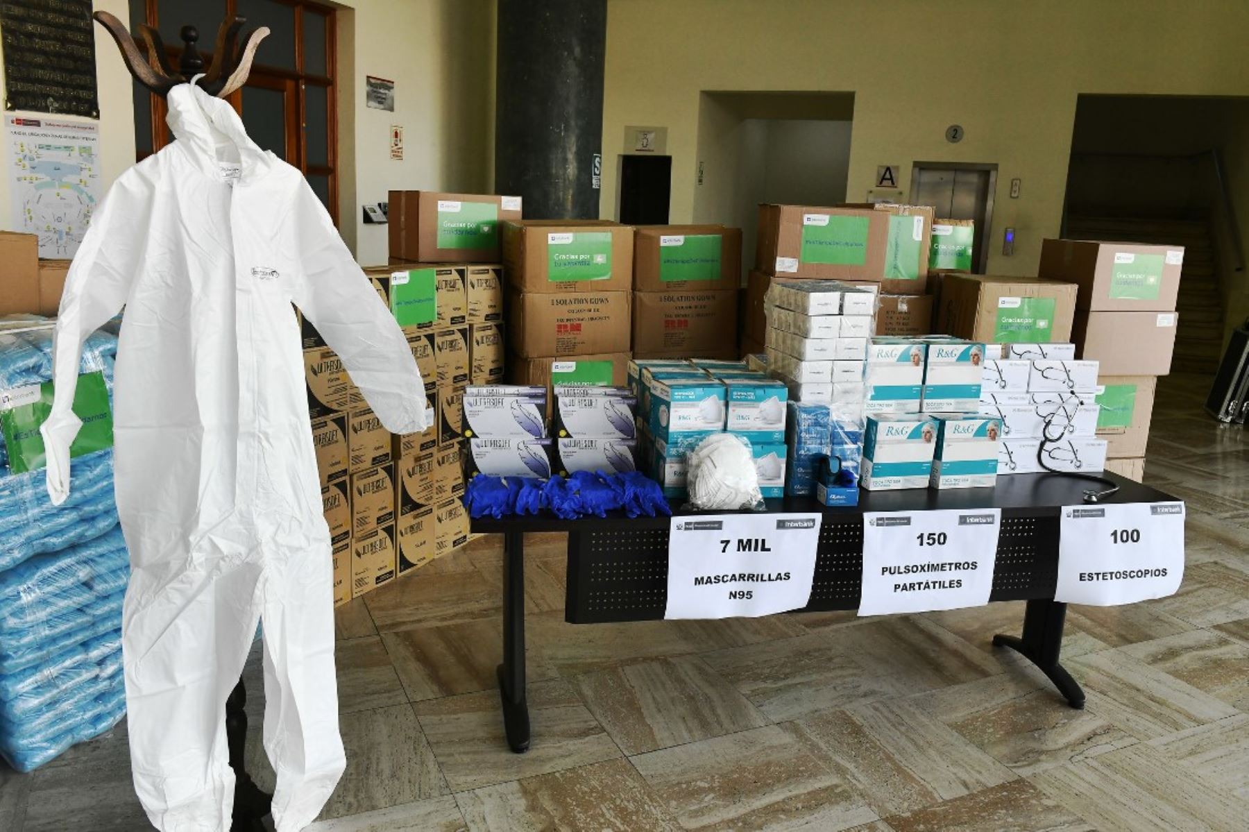 Coronavirus: donan 20,000 kits de protección para personal médico de la Policía. Foto: ANDINA/Difusión.