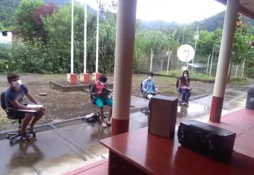 Un total de 96 Tambos difunden programas educativos de la estrategia Aprendo en Casa en zonas alejadas del país. ANDINA/Difusión
