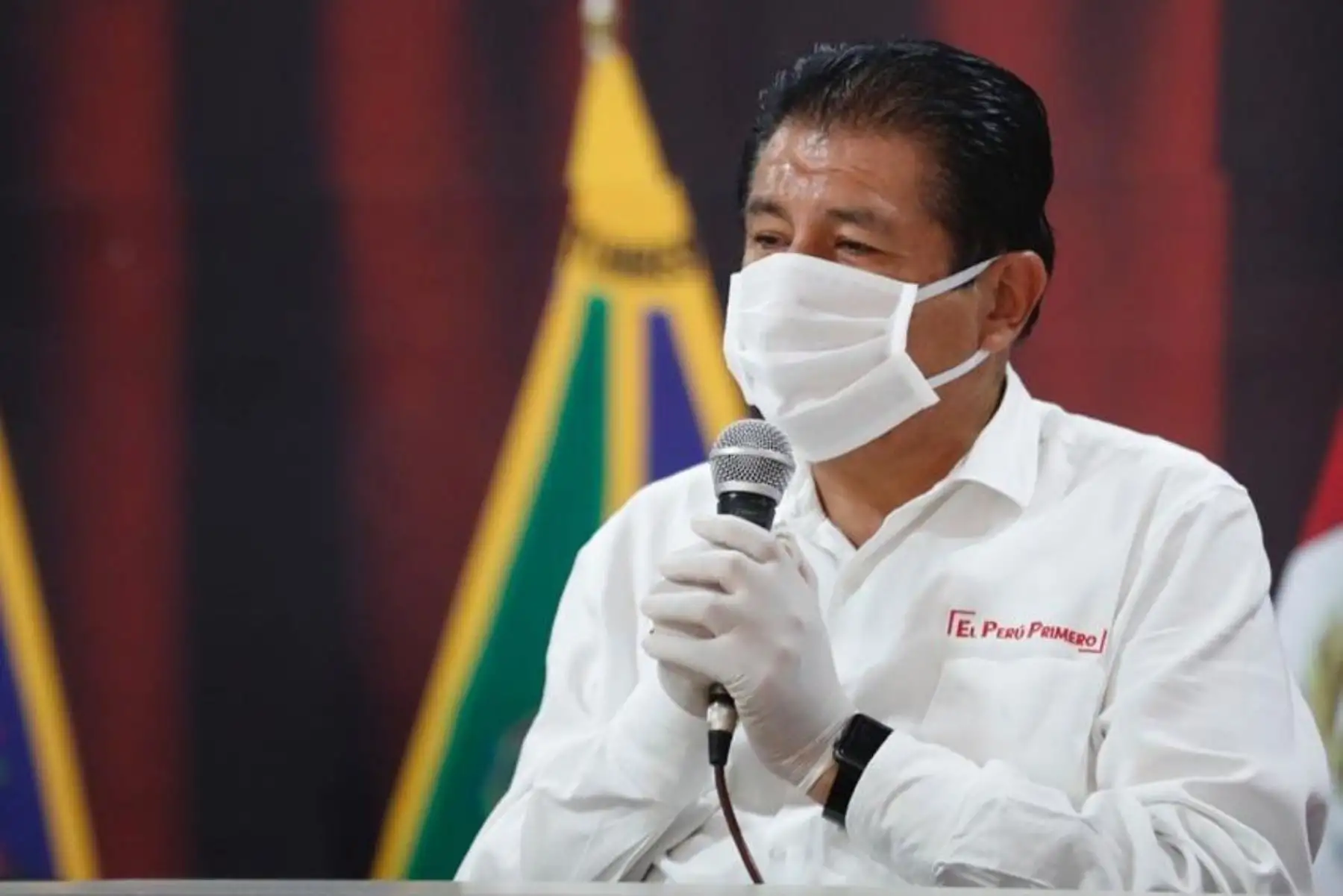 El ministro de Vivienda, Rodolfo Yáñez 
viaja a las regiones de Piura y Tumbes trasladando pruebas para la detección del coronavirus.
Foto: Ministerio de Vivienda
