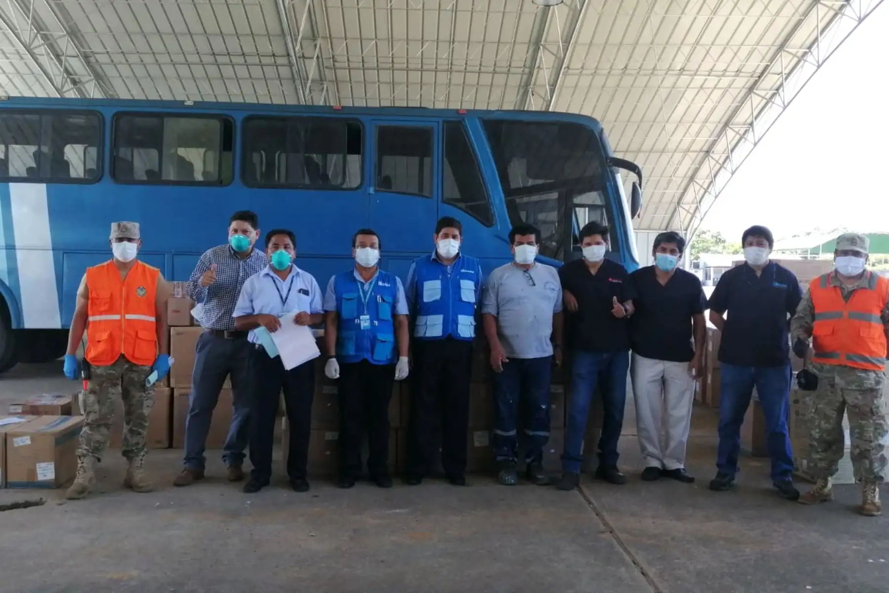 EsSalud envía nuevo cargamento con Equipos de Protección Personal e insumos médicos para combatir el Covid-19. Foto: ANDINA/Essalud.