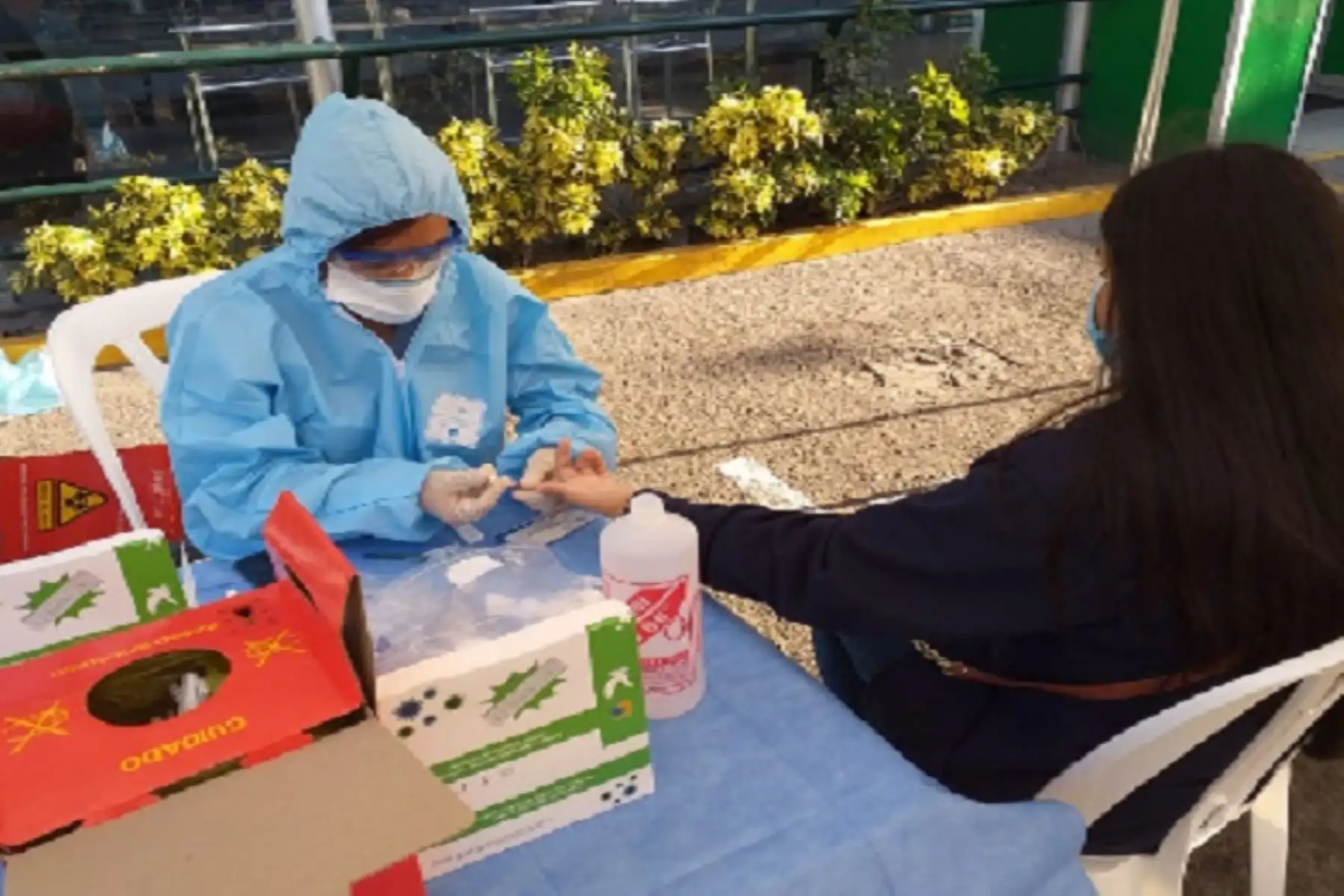 Personal del Ministerio de Salud toma previsiones para evitar que los traslados de personas tenga un impacto sanitario en las regiones. ANDINA/Difusión
