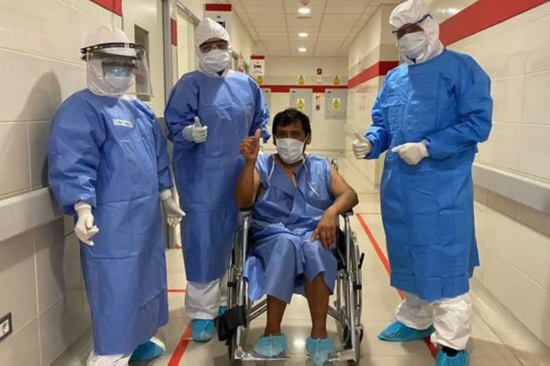 Un comerciante de 54 años recibe el alta médica en el Hospital Emergencia Ate Vitarte. ANDINA/Difusión