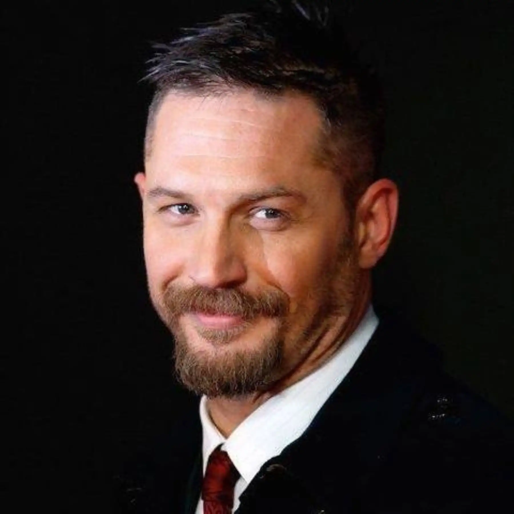 Tom Hardy .