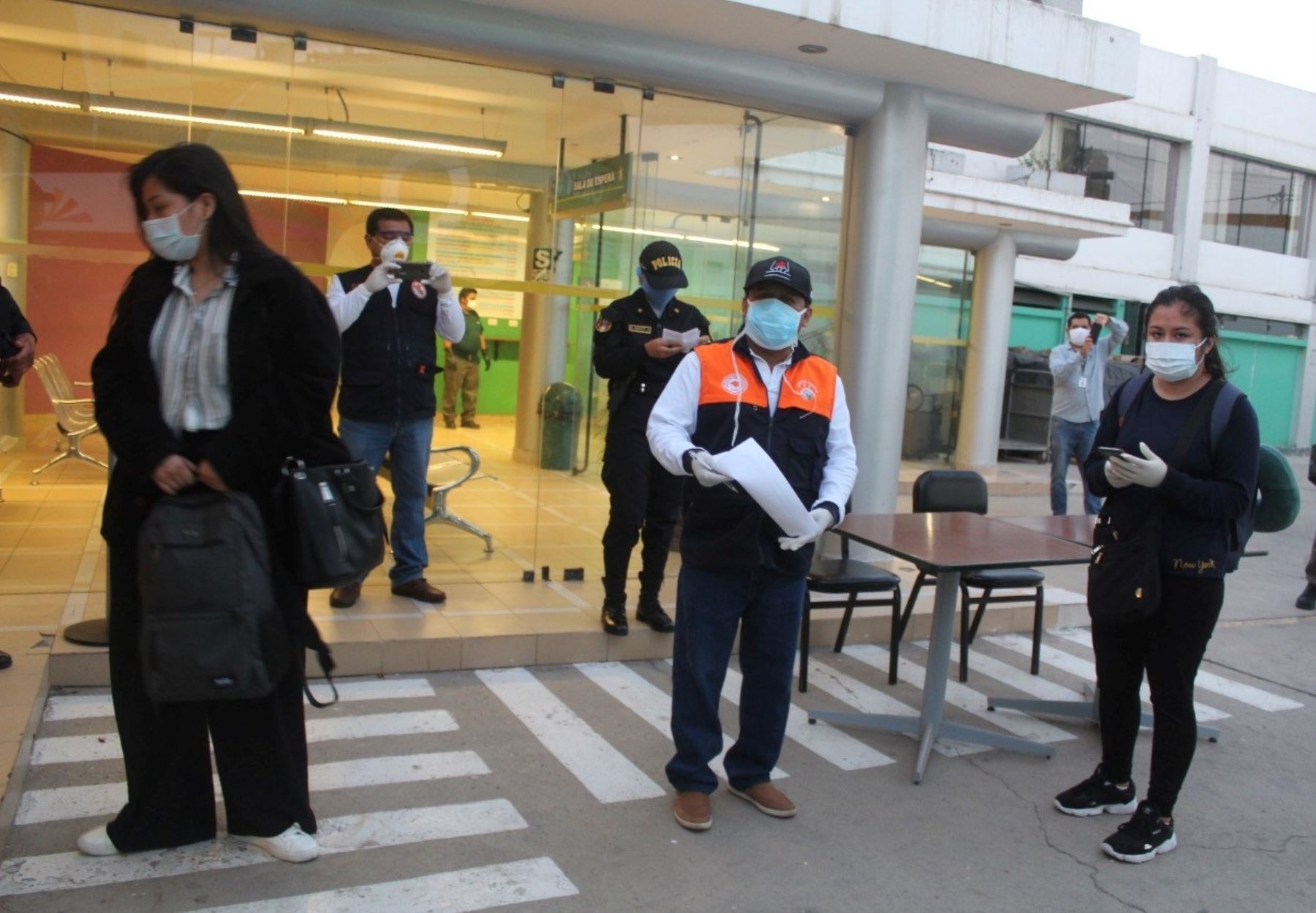 Un total de 300 personas esperan retornar a Lambayeque procedentes de Lima en próximos días como parte de los traslados humanitarios que organizan el Ejecutivo y los gobiernos regionales. ANDINA/Difusión