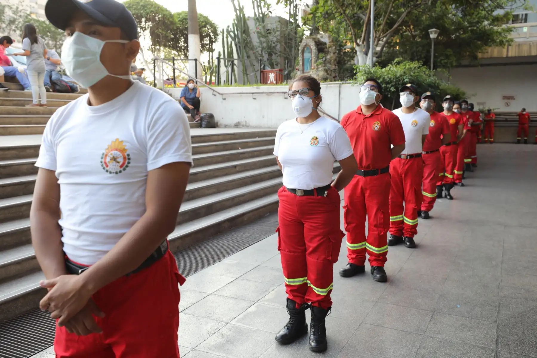 EsSalud realiza pruebas de COVID-19 a bomberos voluntarios.
Foto: EsSalud