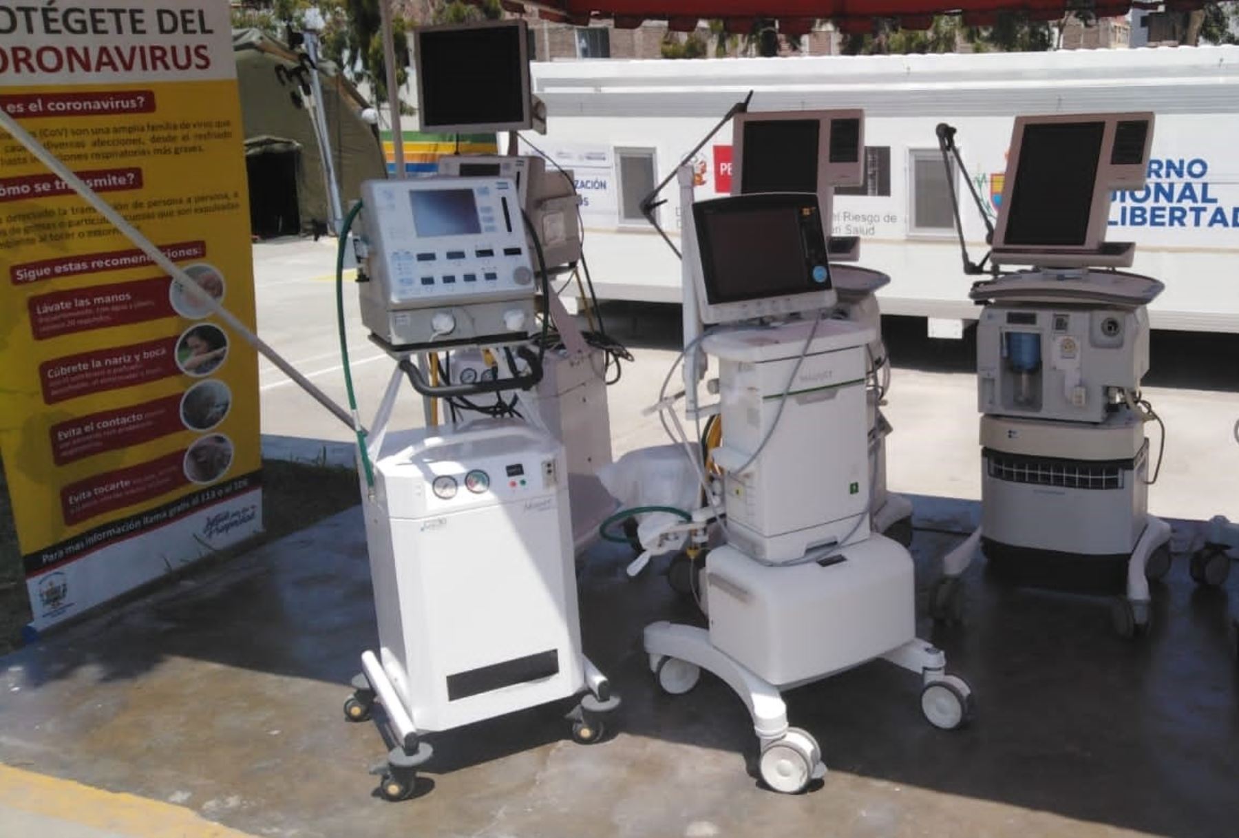 El Comando de Operaciones Regional Covid-19 La Libertad entregó 12 respiradores mecánicos para atención de pacientes en el Hospital Regional Docente de Trujillo.