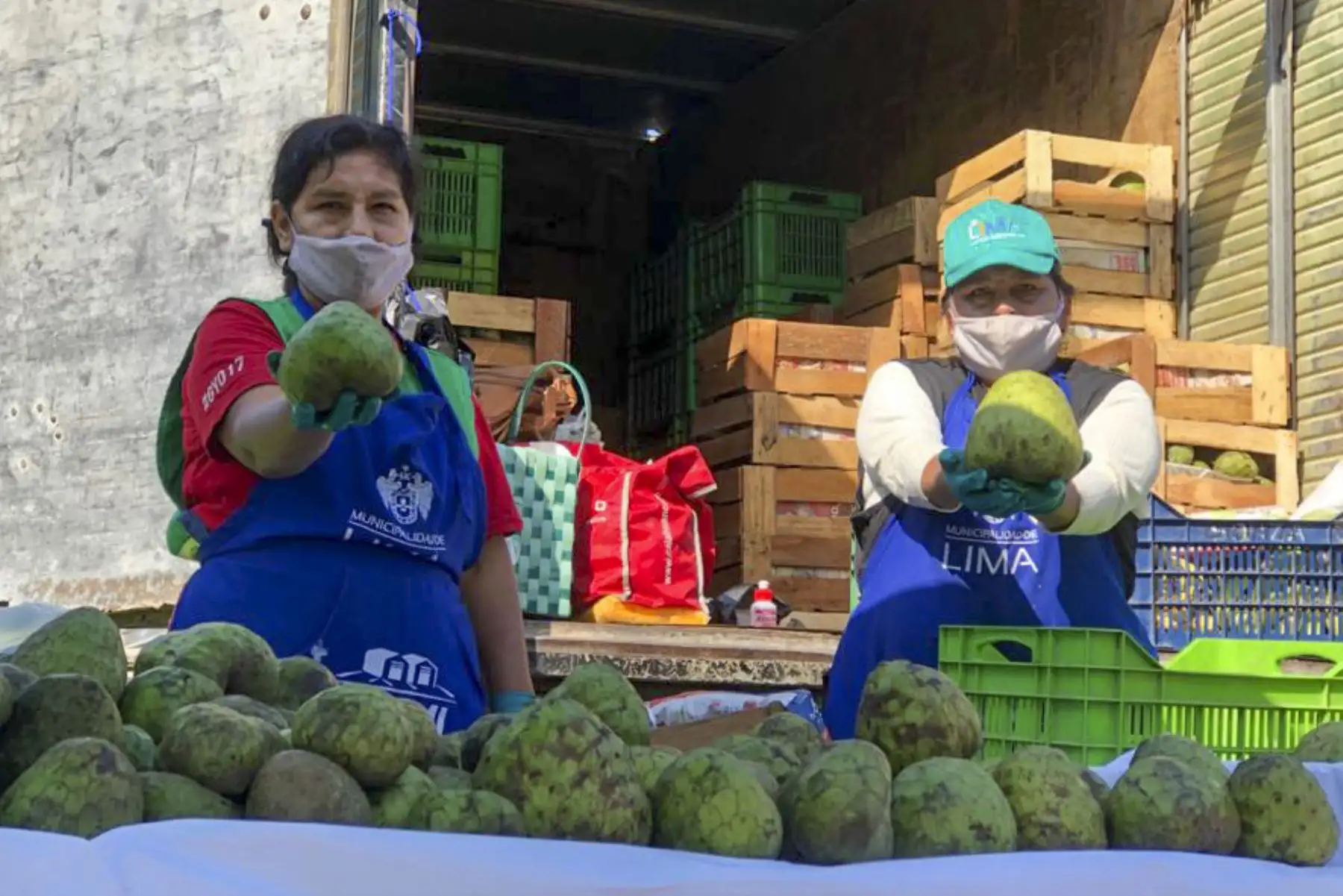Mercado Mayorista Móvil de la Municipalidad de Lima continúa recorriendo la ciudad para adquirir alimentos de primera necesidad a precios más accesibles tales como frutas y verduras, entre otros. Foto: ANDINA/Municipalidad de Lima