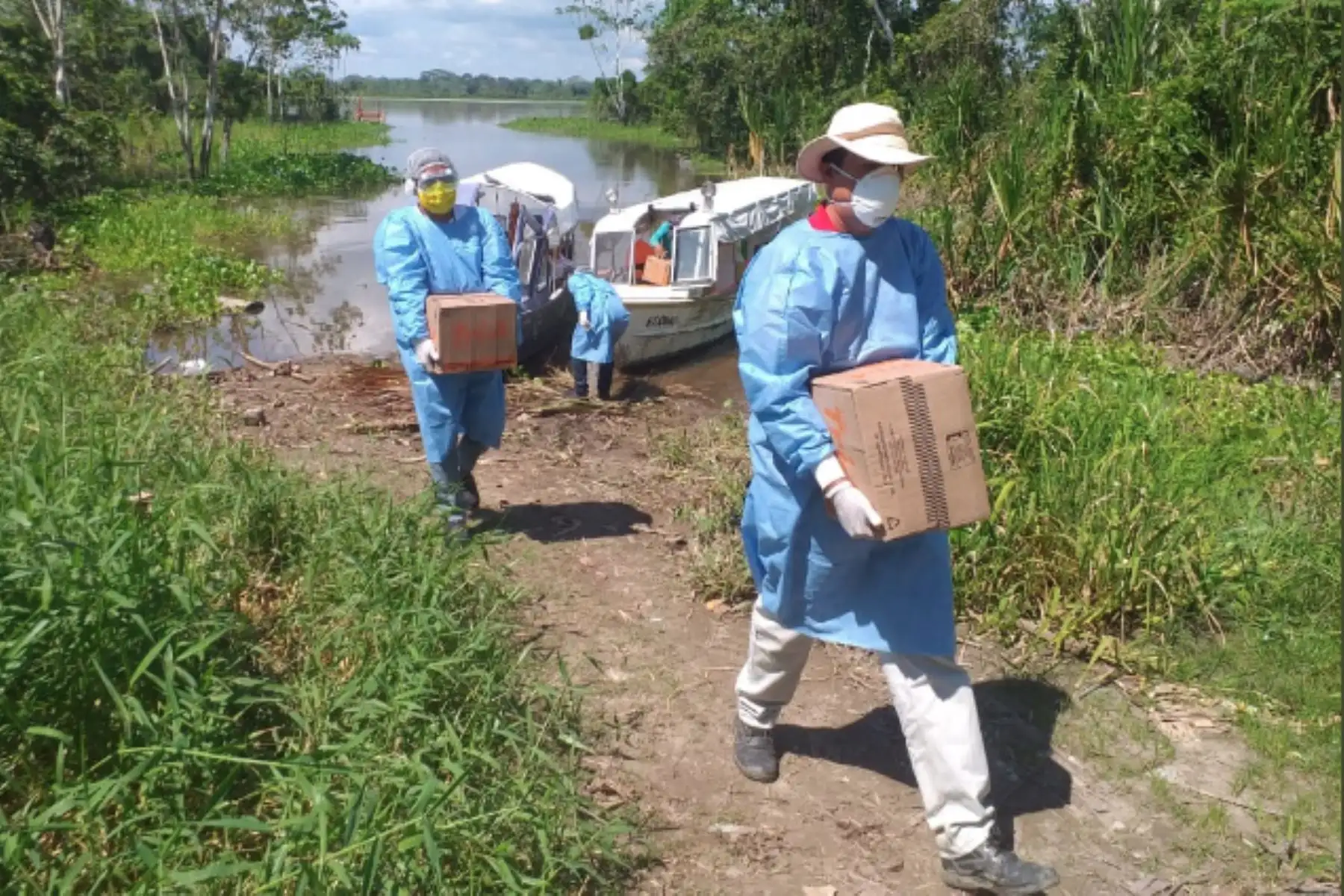 En el contexto de la emergencia sanitaria, el Ministerio de Cultura, en coordinación con la Diresa Ucayali, entregó víveres e implementos de limpieza a la comunidad shipibo-konibo de Puerto Bethel. Foto:ANDINA/Ministerio de Cultura