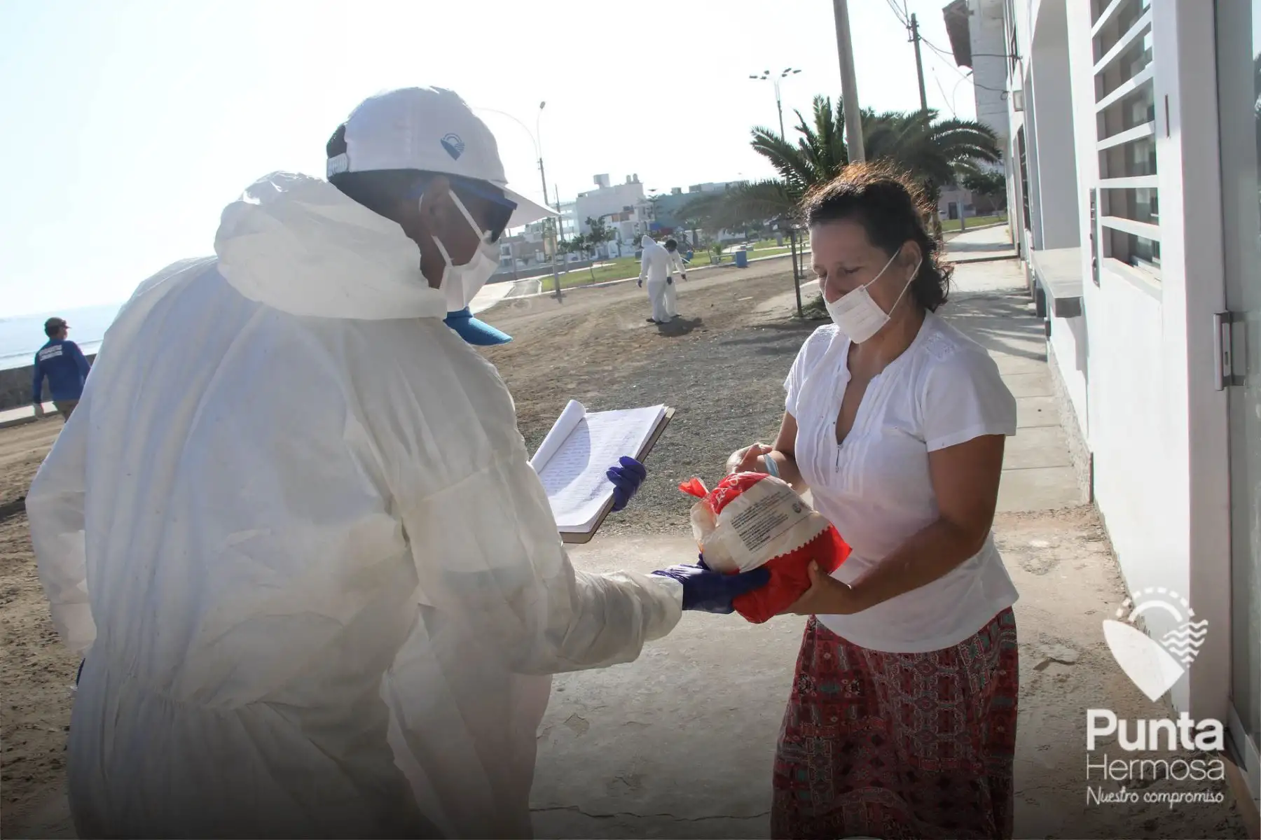 Municipalidad de Punta Hermosa entregó más de 6,000 pollos a familias más vulnerables de la jurisdicción gracias al apoyo de la Fundación Lima de la MML y empresas privadas. Foto: ANDINA/Municipalidad de Punta Hermosa