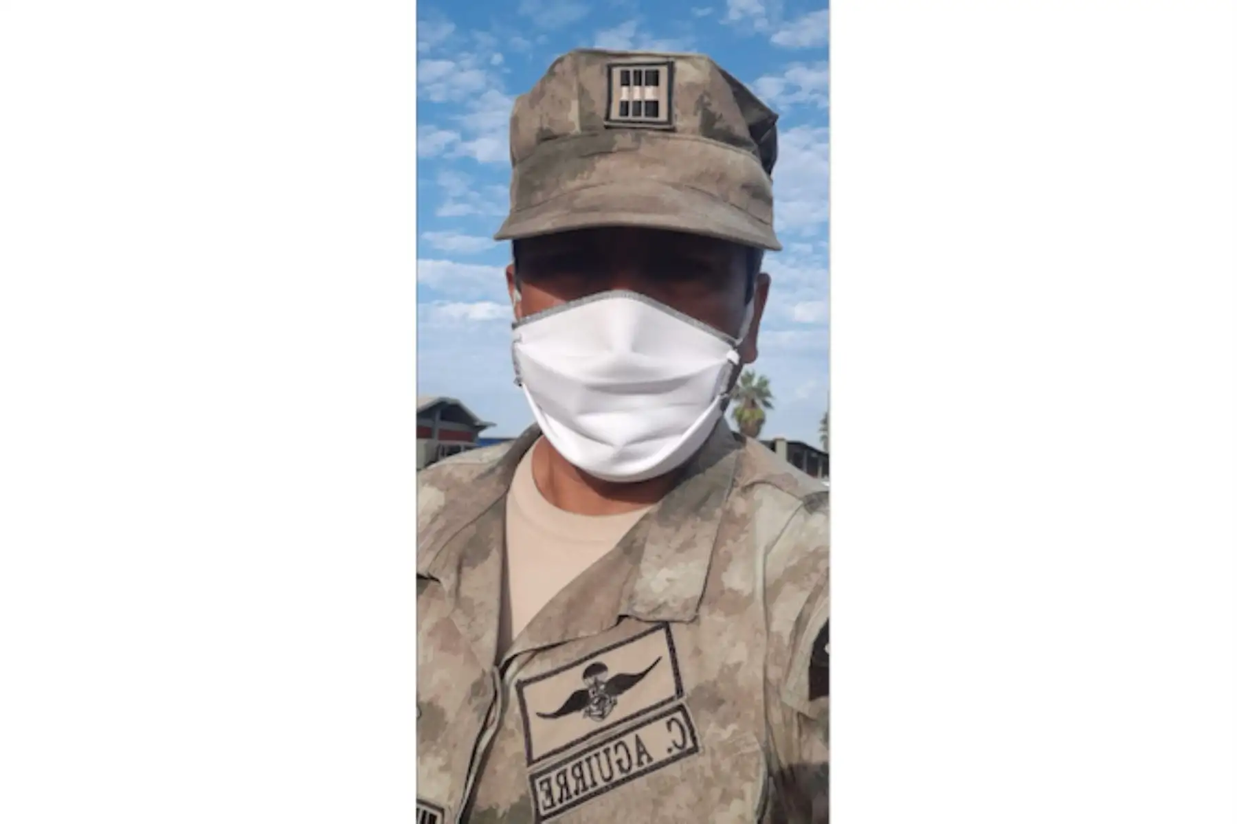 Tec. Sup. 2 AP César Aguirre,  integrante  de Los comandos de las Fuerzas Armadas, que hace 23 años participaron en la operación Chavín de Huantar y pusieron fin al cautiverio de 72 personas secuestradas en la residencia del embajador de Japón por la organización terrorista MRTA, libran hoy otra lucha contra un enemigo invisible: el covid-19.Foto:ANDINA/Mindef