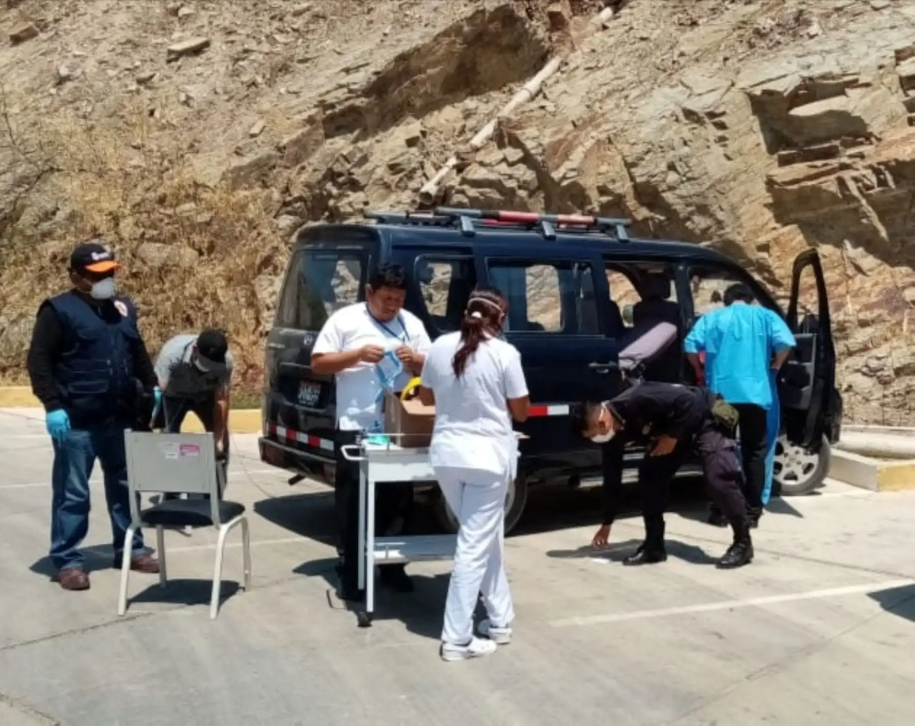 67 connacionales en vulnerabilidad llegaron a Paita- Piura, desde Pucusana - Lima.
Se realizaron acciones de control sanitario de pasajeros a cargo del MINSA y ubicación de locales donde realizarán el aislamiento social a cargo del Ministerio de la Producción 

Foto: INDECI