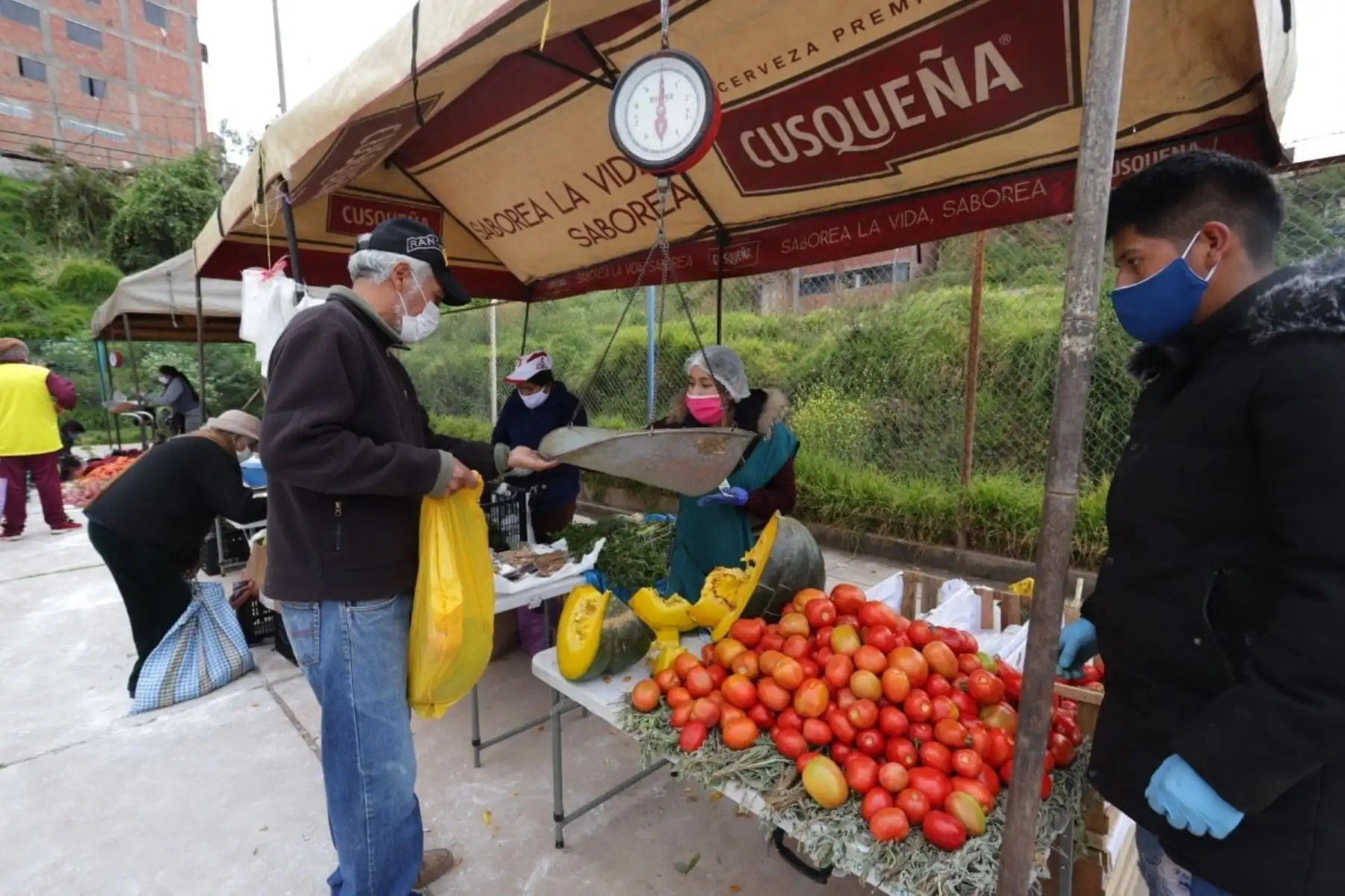 La Municipalidad Provincial del Cusco inició programa “El Mercado a tu Barrio” que facilita la cercanía entre productores y consumidores en distintos puntos y de estar forma evitar aglomeraciones en principales centros de abasto. Foto: ANDINA/Municipalidad del Cusco