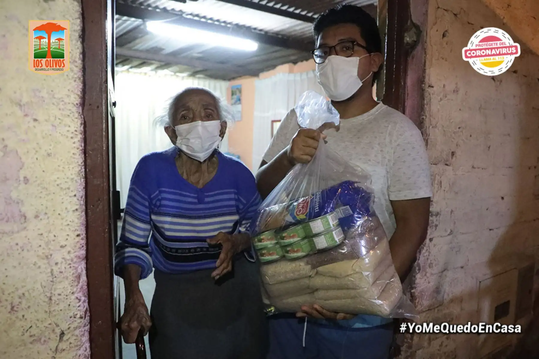Personal de la Municipalidad de Los Olivos
entregó canastas básica familiar a hogares en situación de vulnerabilidad con apoyo del Ejército y la Policía. Foto: ANDINA/Municipalidad de Los Olivos