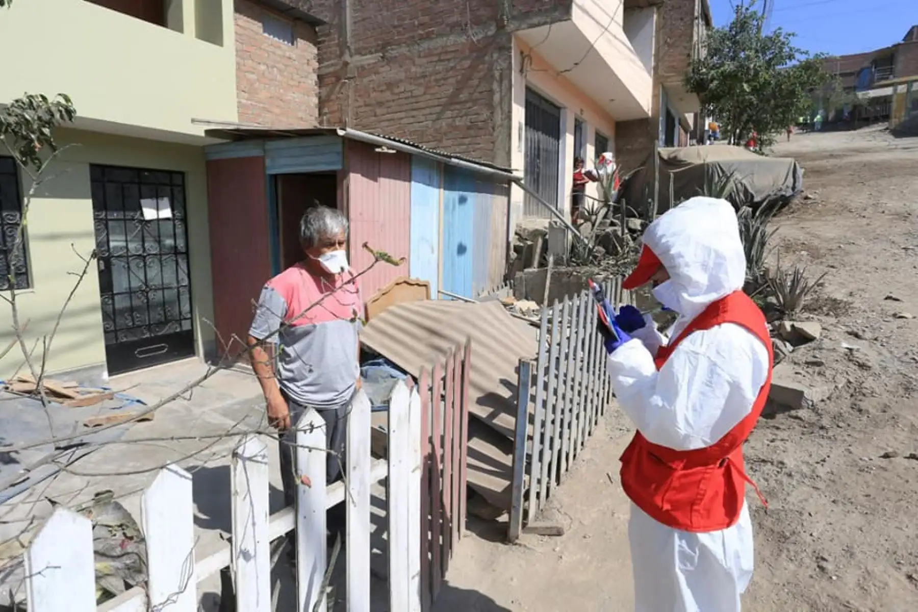 Municipalidad de San Juan de Miraflores entregó canastas a familias en situación de vulnerabilidad de La Rinconada. Foto: ANDINA/Municipalidad de San Juan de Miraflores