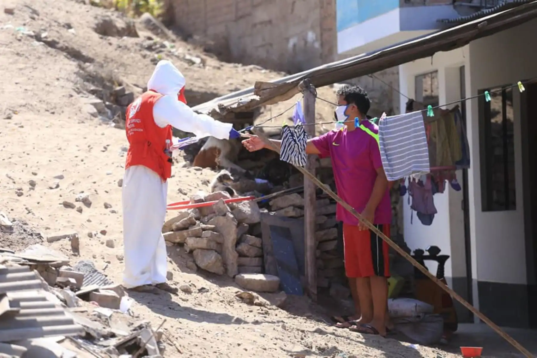 Municipalidad de San Juan de Miraflores entregó canastas a familias en situación de vulnerabilidad de La Rinconada. Foto: ANDINA/Difusión