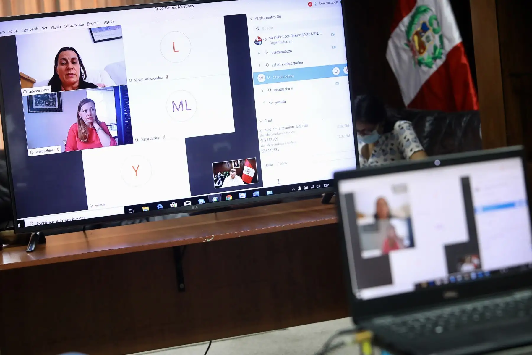 El titular del MINJUSDH, Fernando Castañeda, sostuvo una reunión virtual con representantes de UNICEF Perú para informar sobre las acciones de prevención que realiza el PRONACEJ en los centros juveniles ante la emergencia sanitaria por el #COVID19.

Foto: Ministerio de Justicia