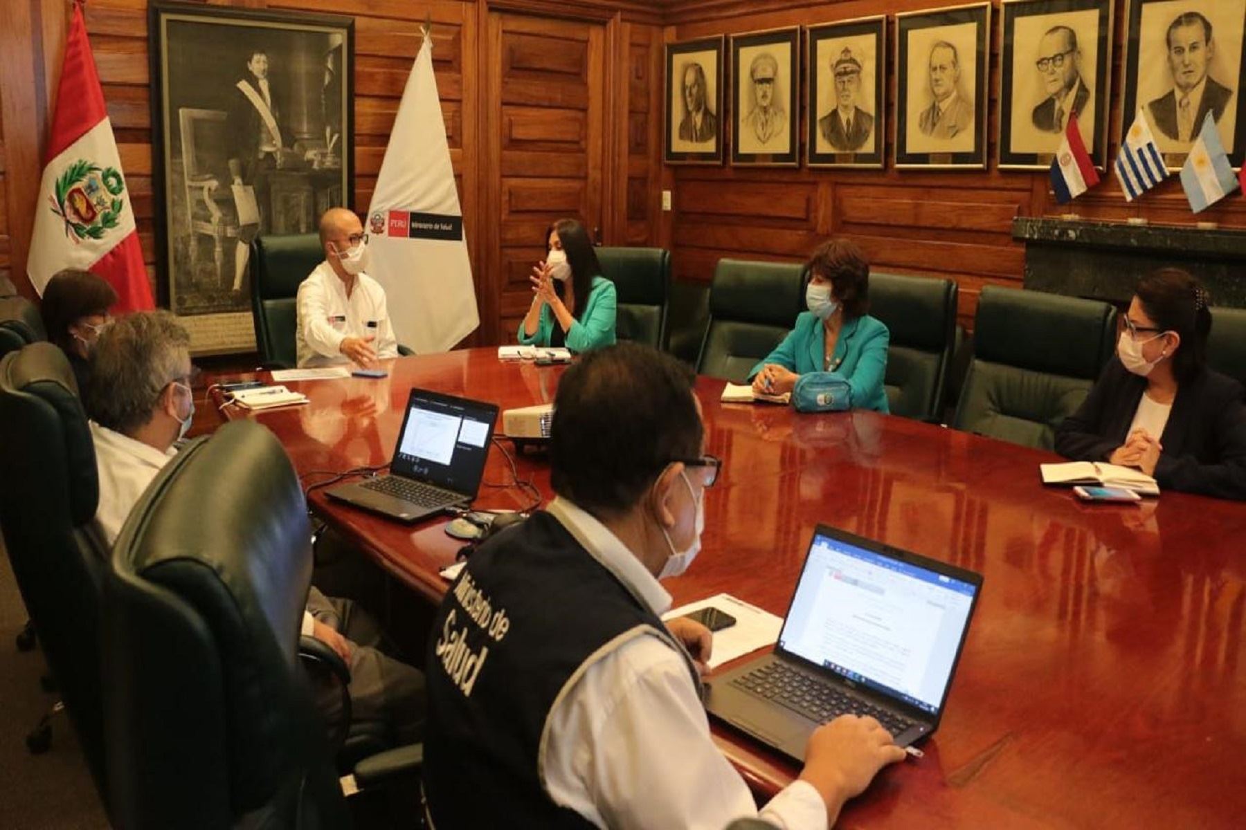 Ministro Víctor Zamora se reúne con enfermeros y gremio médico Foto: Minsa